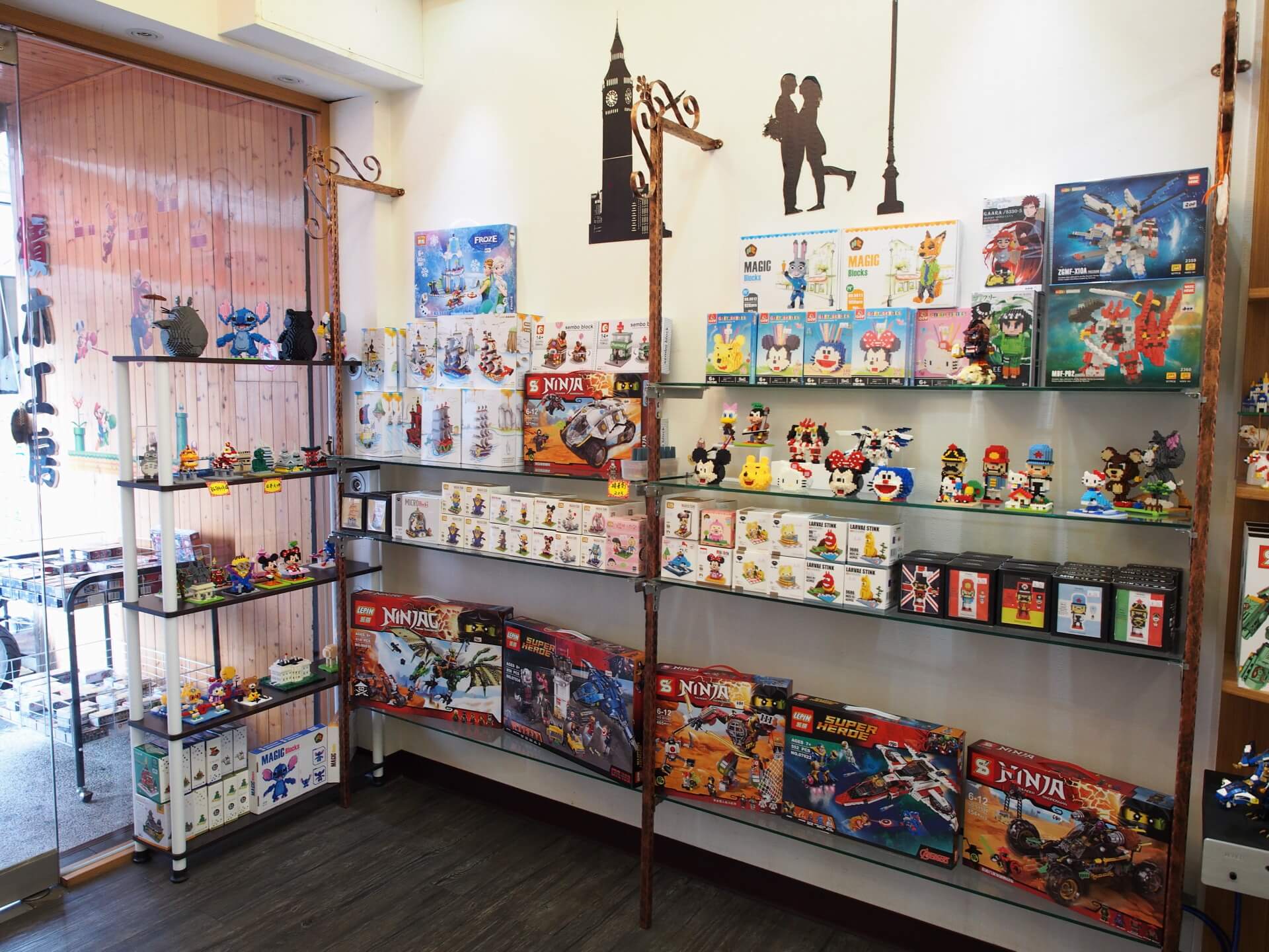 積木工房店內展示架