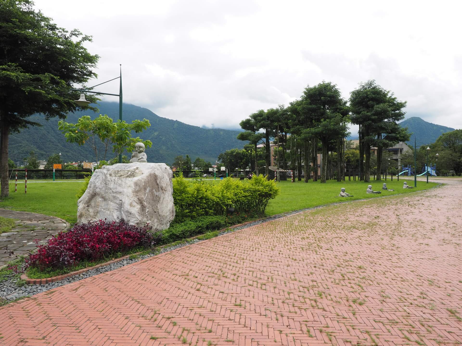 均頭國民中小學