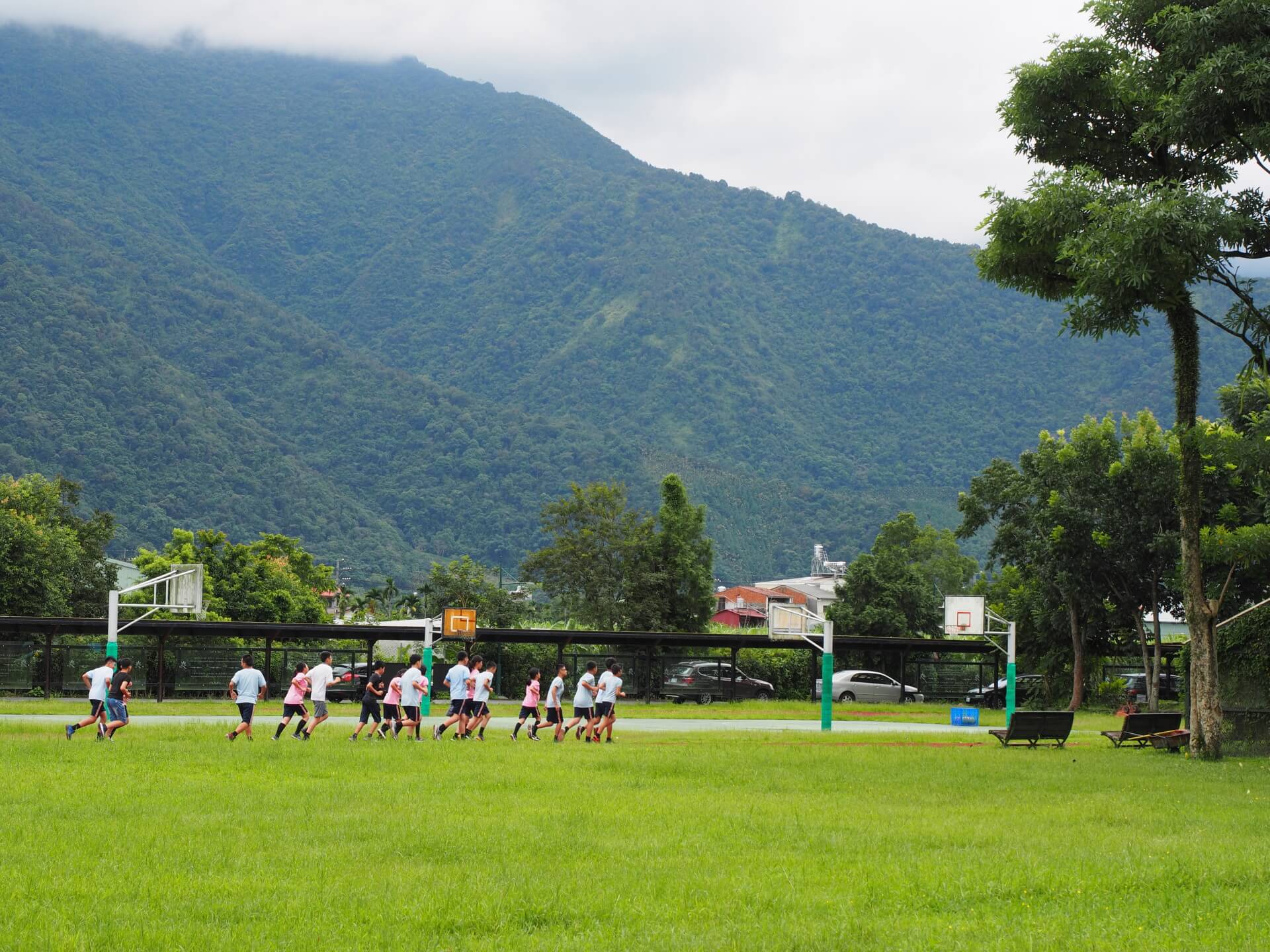 均頭國民中小學