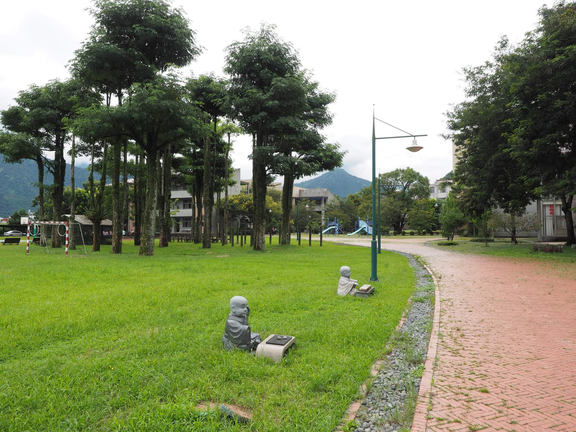 均頭國民中小學