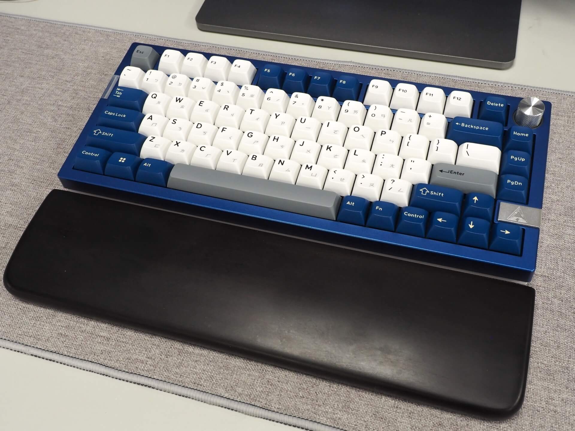 君主 MONTECH MKey PRO 鍵盤與黑檀木手托