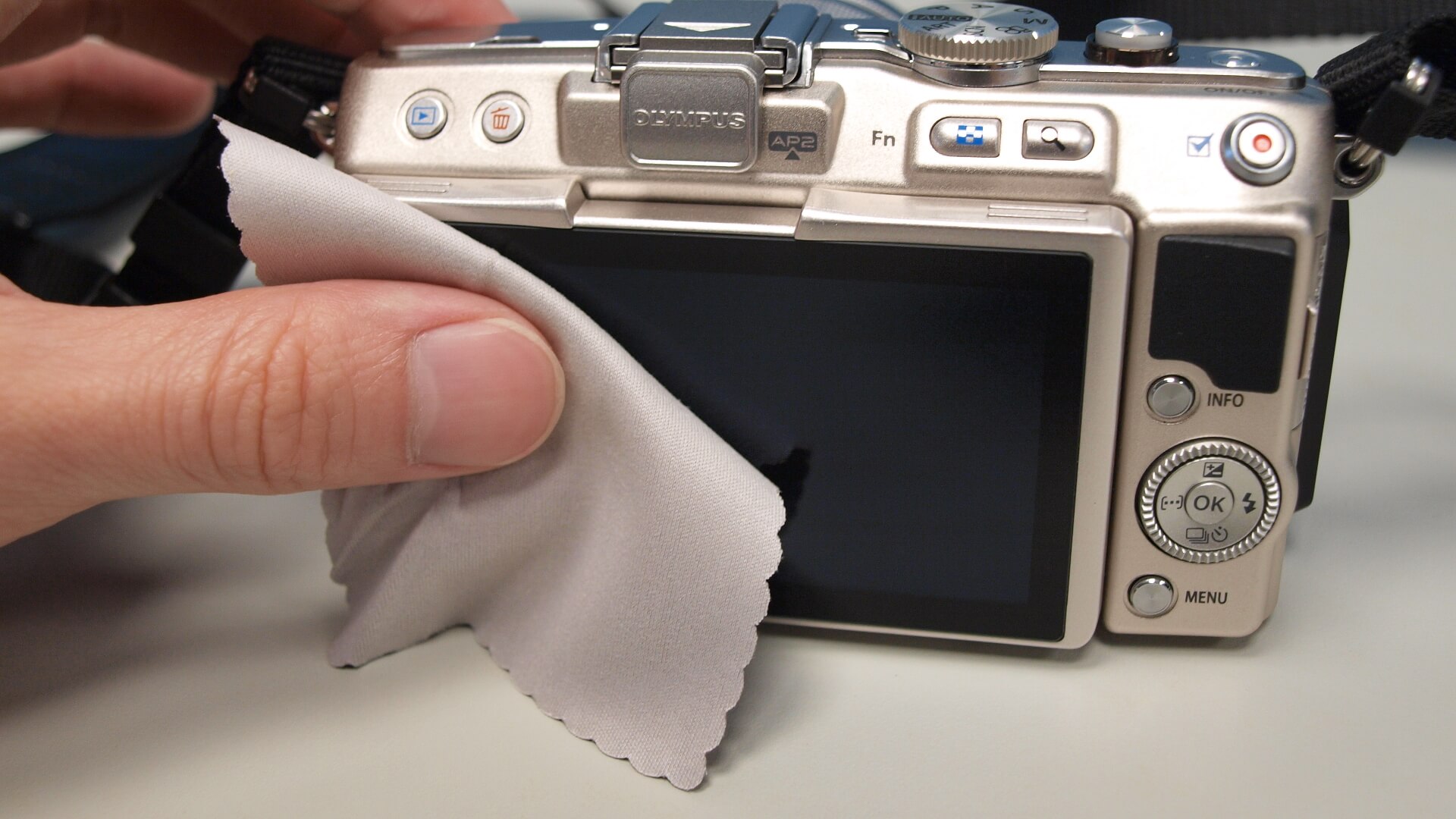 camera-screen-protector-diy-8