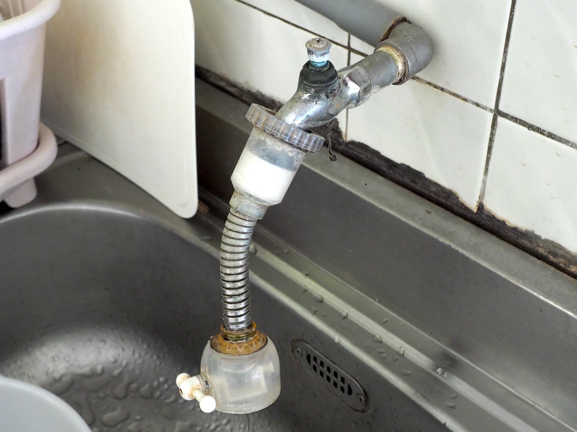 把手斷裂的水龍頭