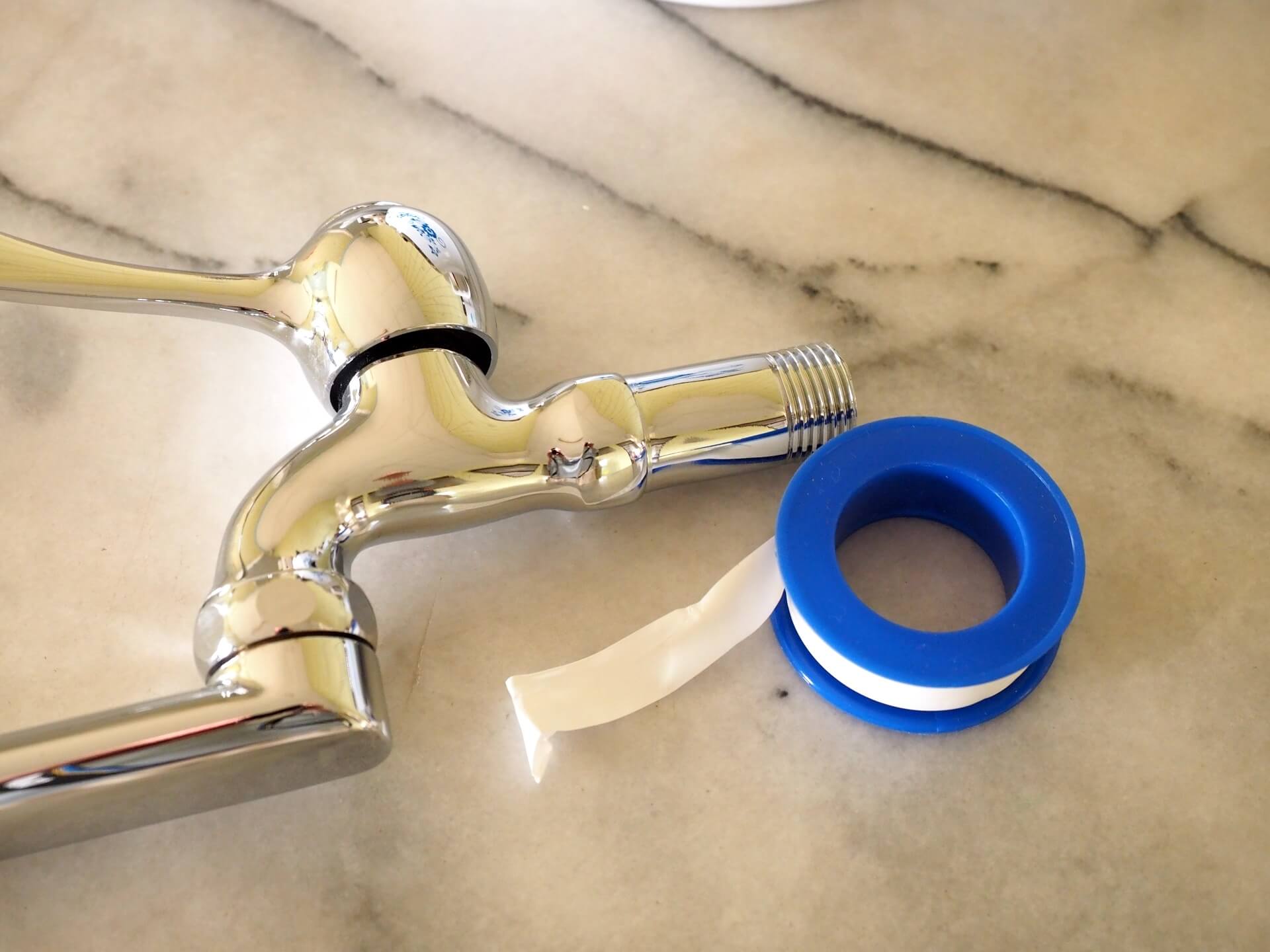 水龍頭與止洩帶