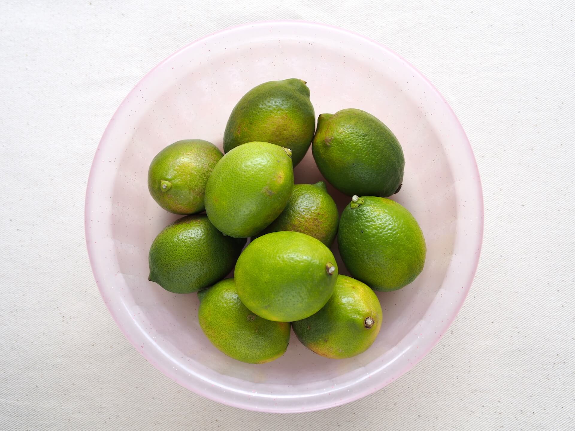 1.08 公斤的檸檬（約等於 9 至 10 顆中型檸檬）