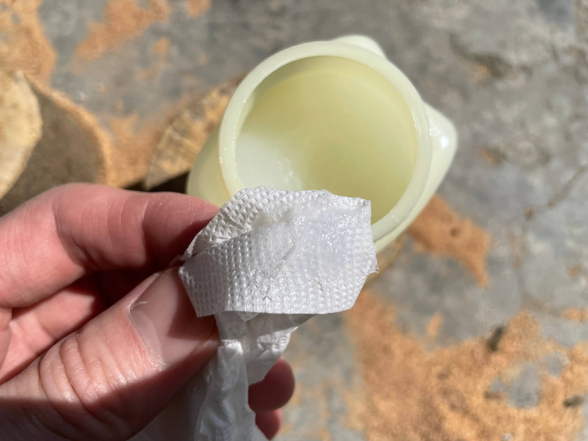 衛生紙沾凡士林