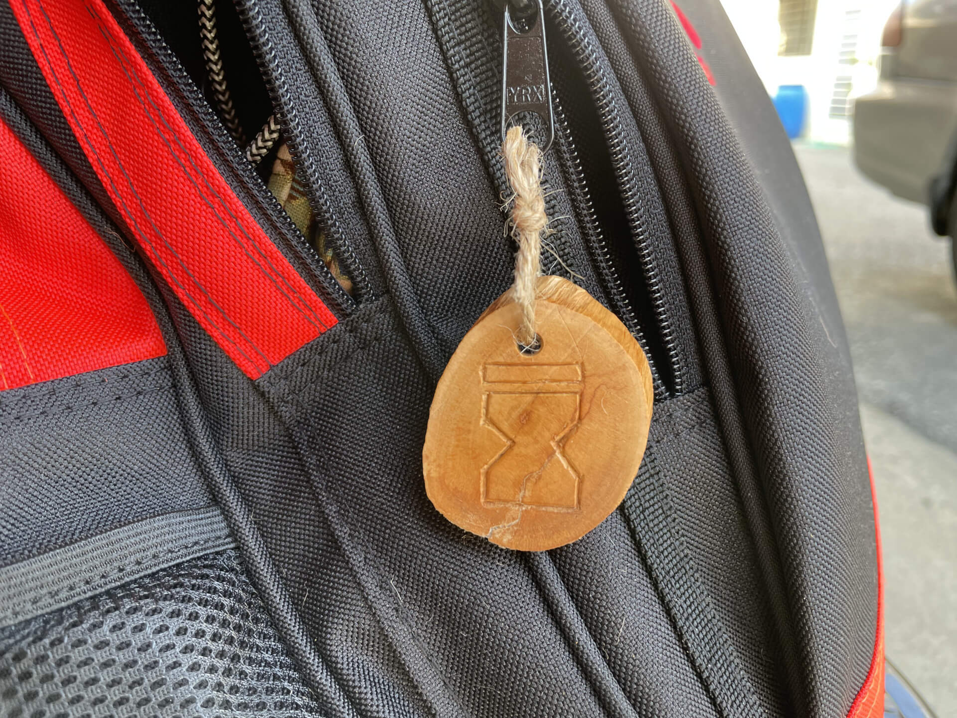 麻繩串木刻砂忍者村標誌