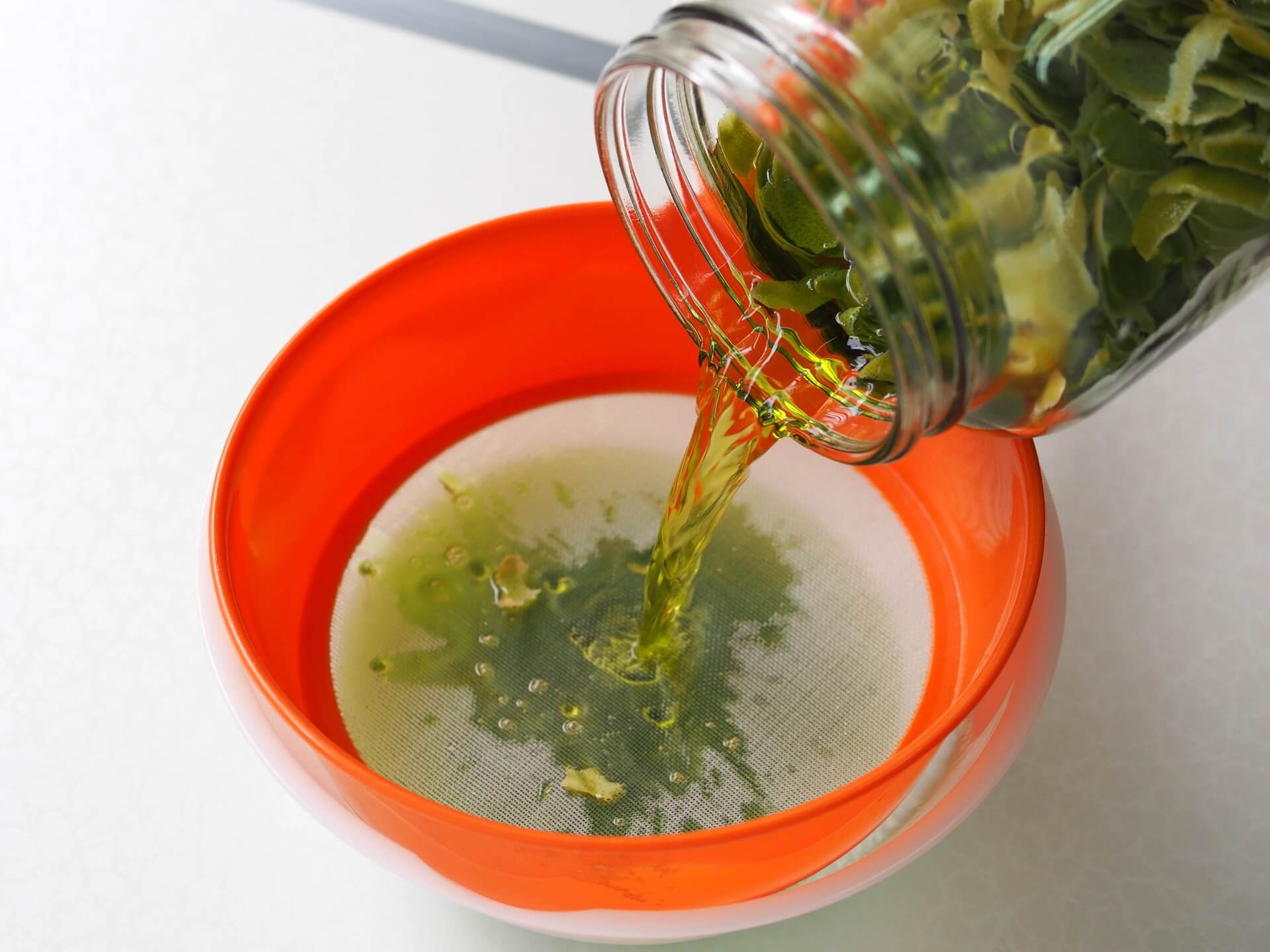 過濾檸檬精油酒精