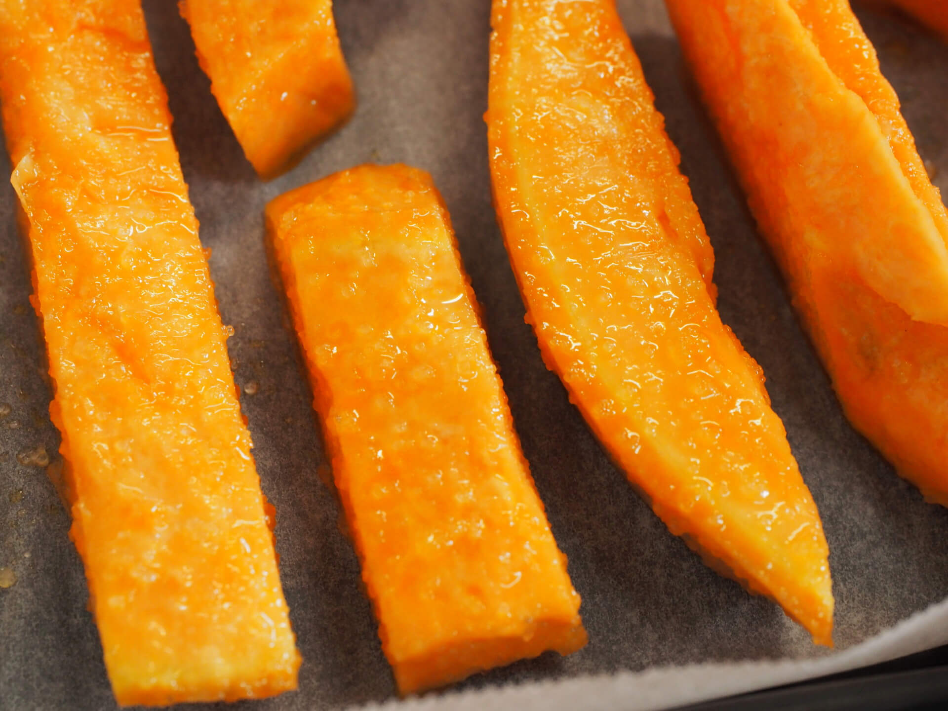 沾上油與糖的地瓜