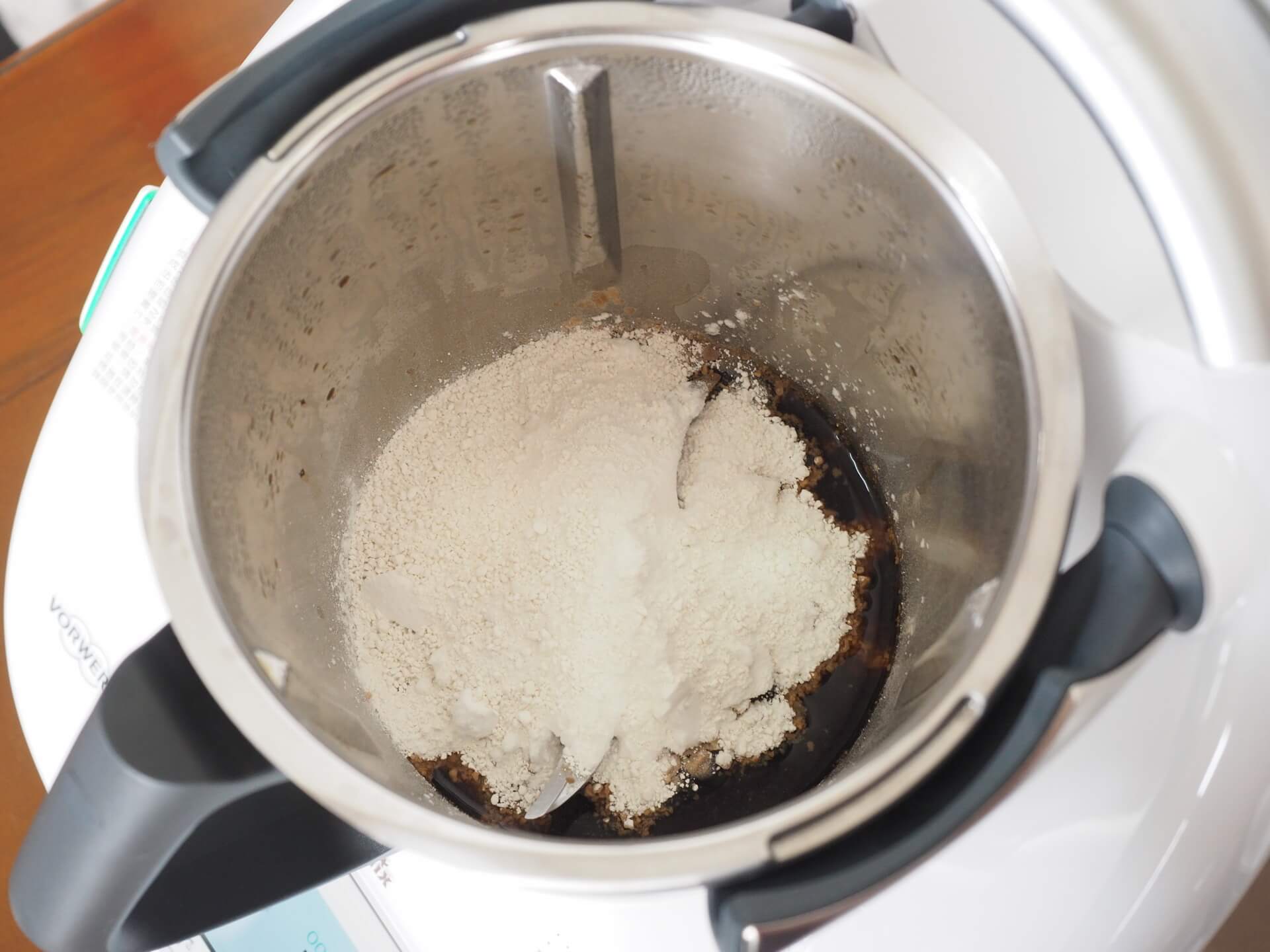 加入太白粉、番薯粉