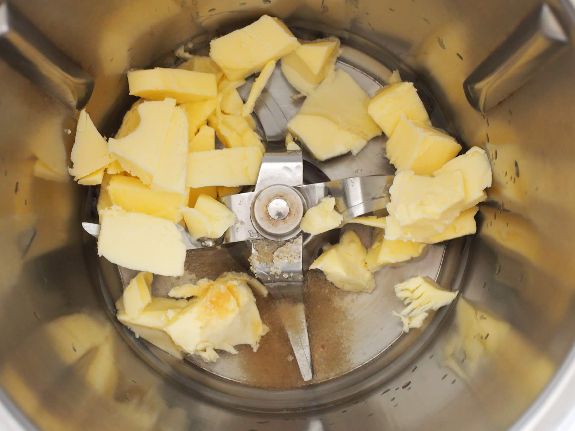 水、奶油、糖、鹽