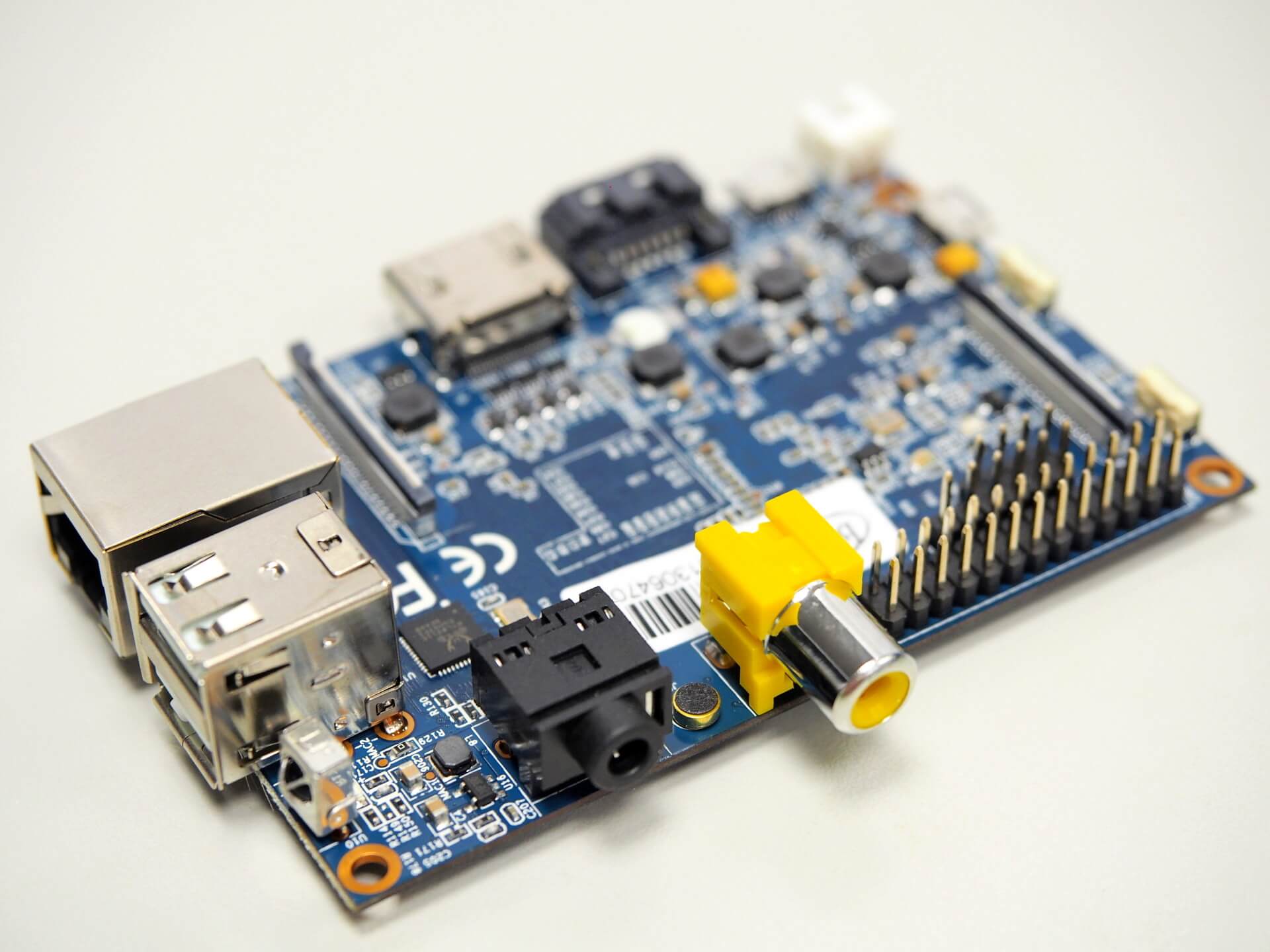 banana-pi-bpi-m1-development-board-unboxing-12
