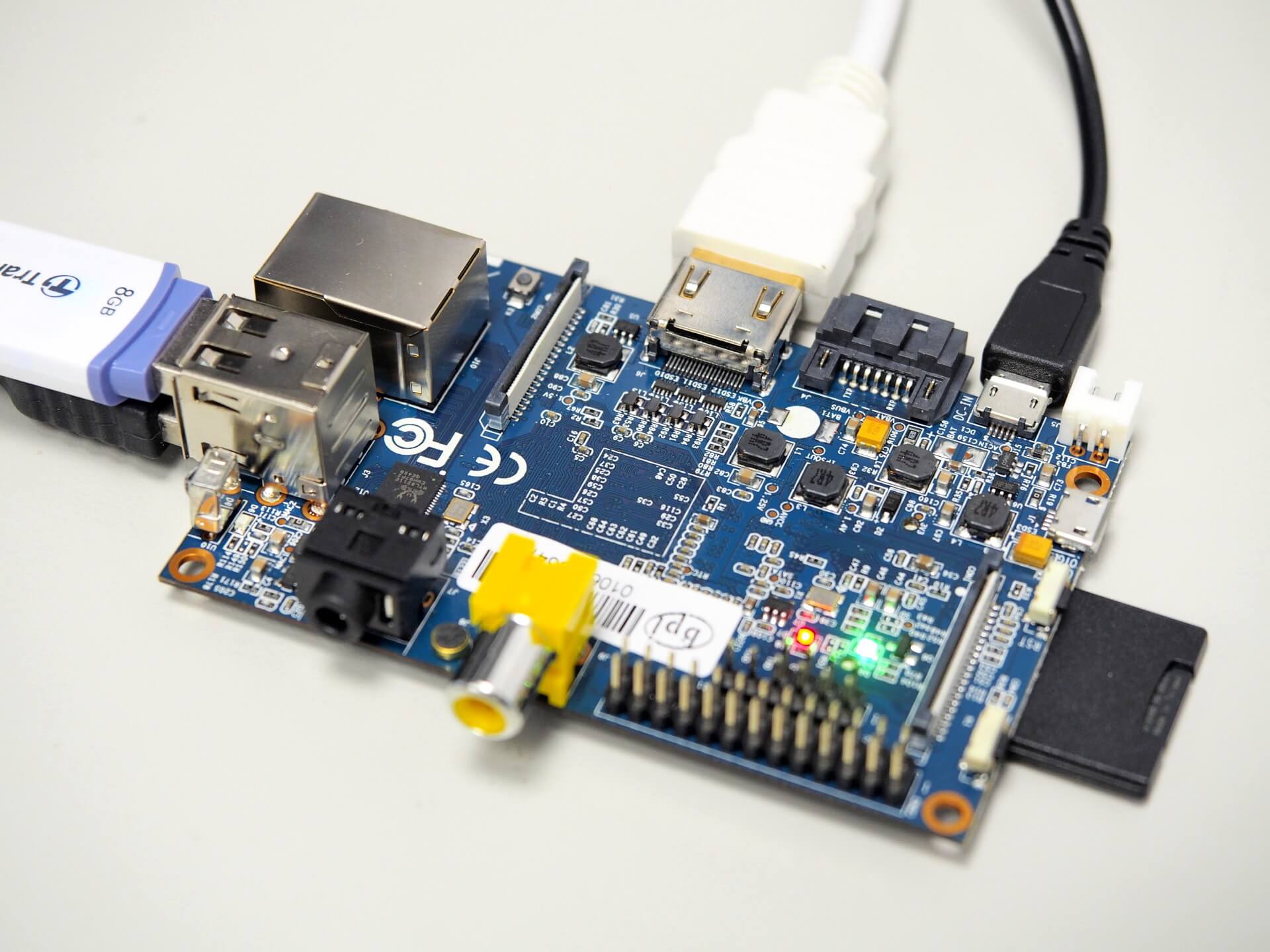banana-pi-bpi-m1-development-board-unboxing-15