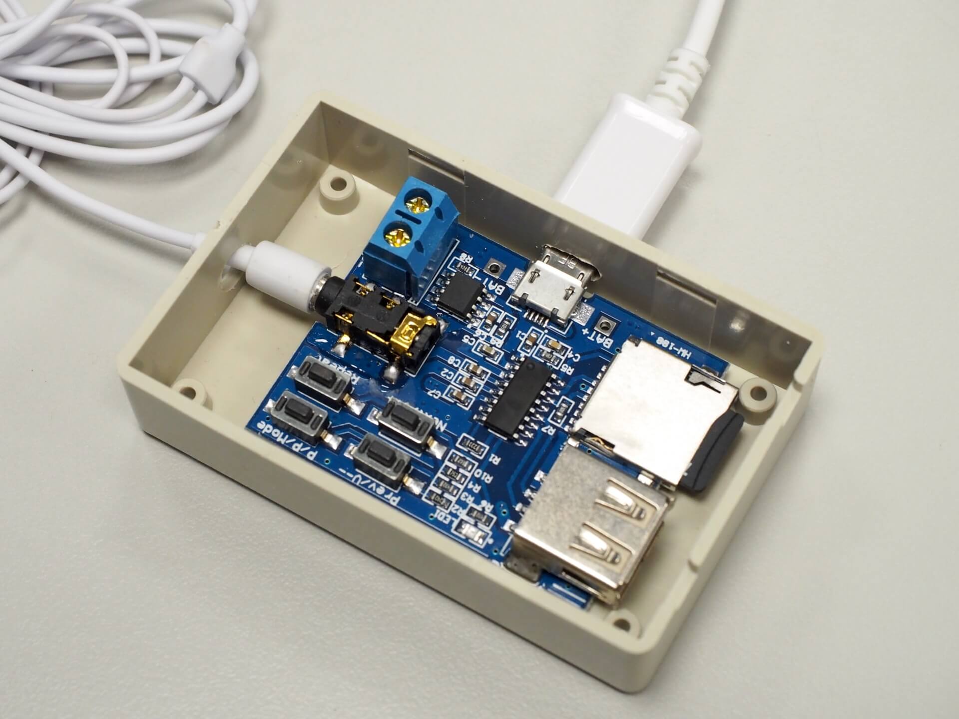 接線盒與 MP3 解碼板