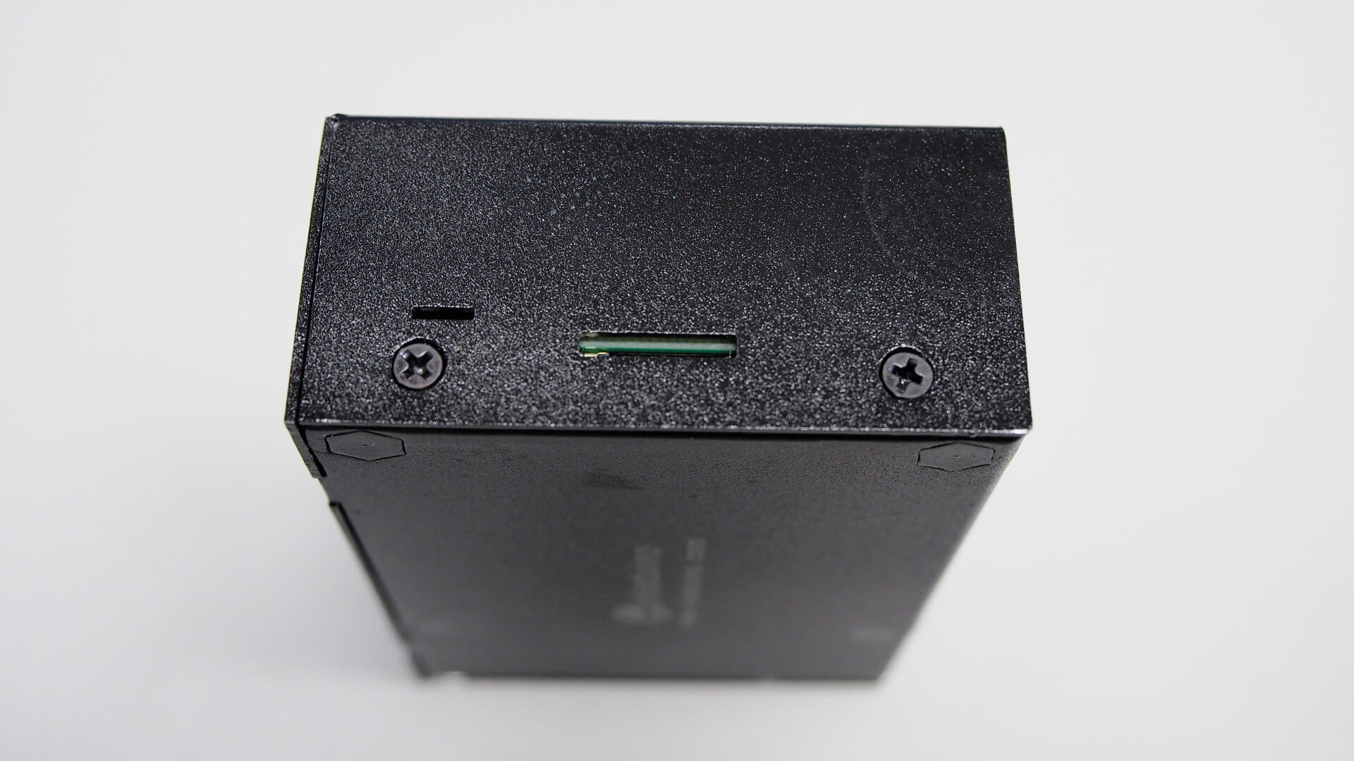 樹莓派加上 eleduino 金屬外殼