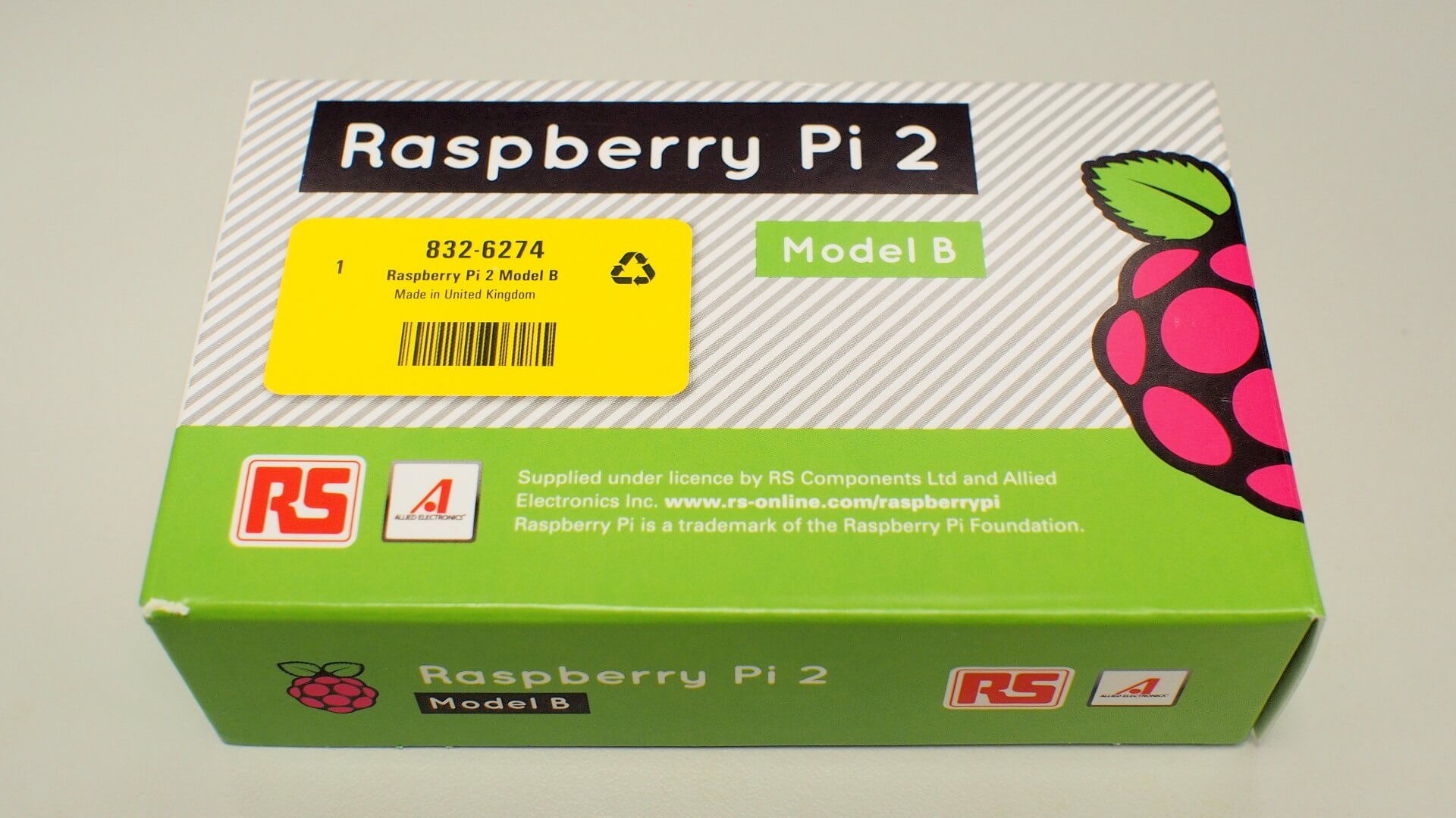 Raspberry Pi 2 Model B 外盒