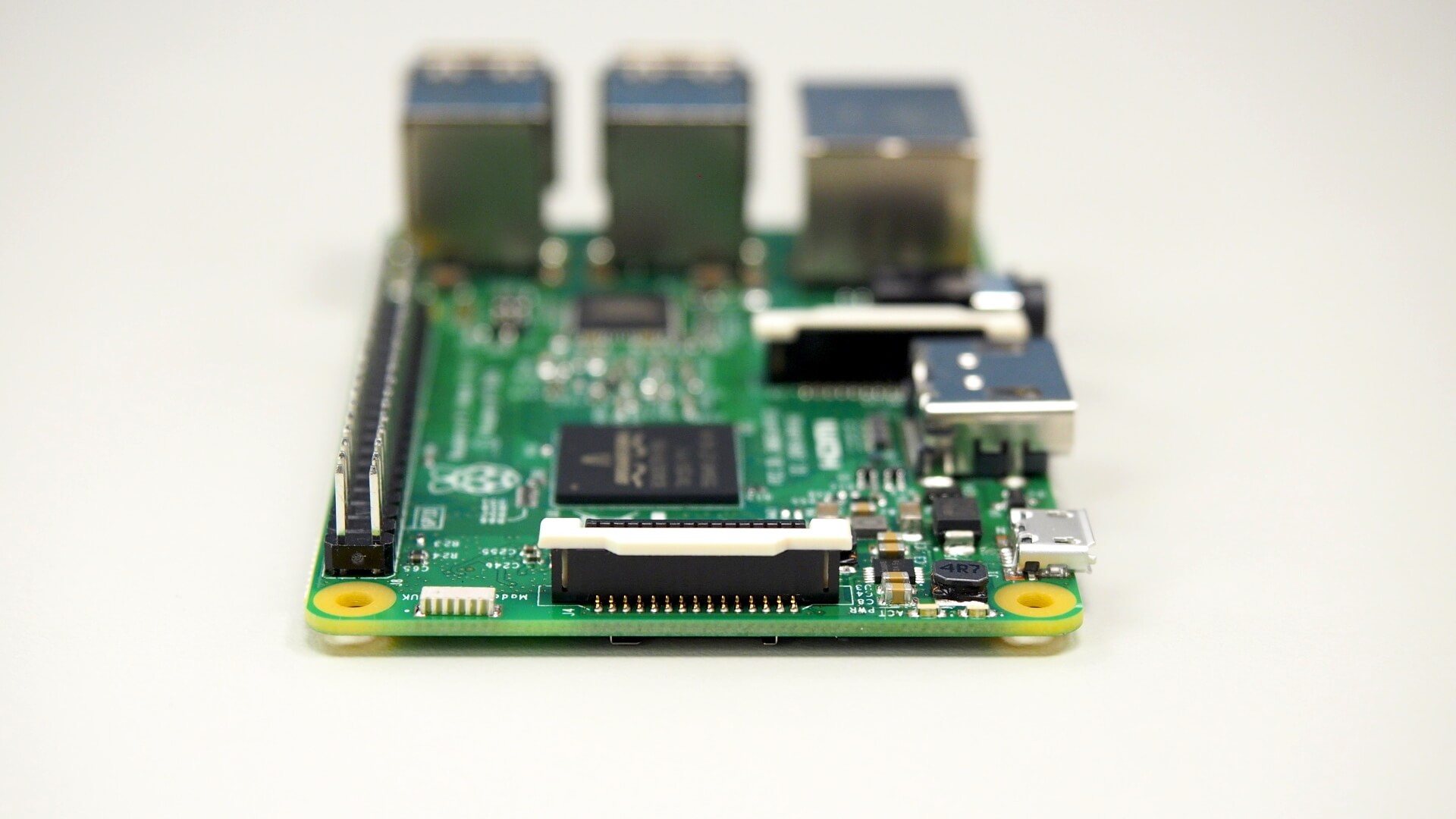 樹莓派 Raspberry Pi 3 Model B 側面