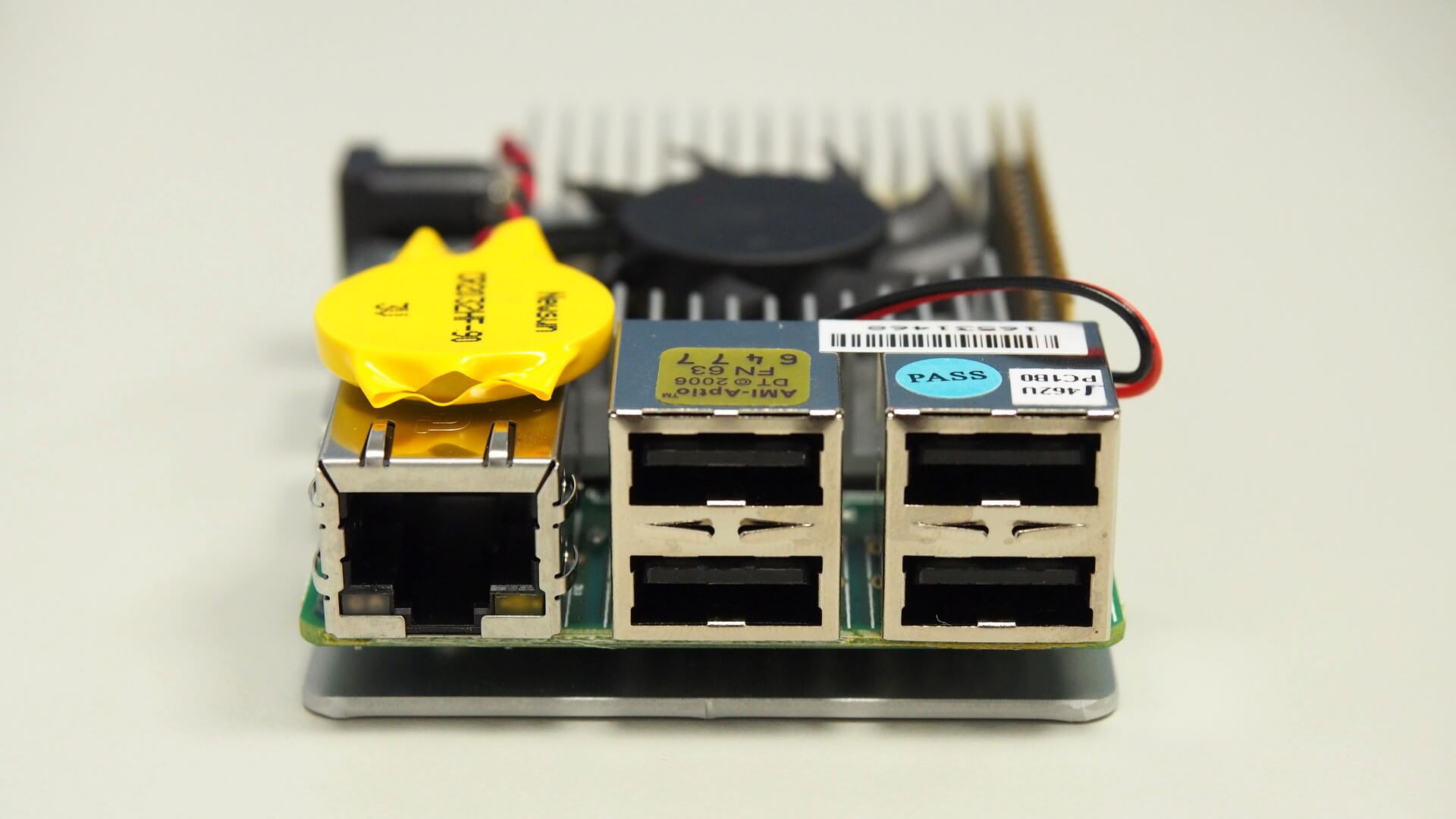 UP Board 開發板側面