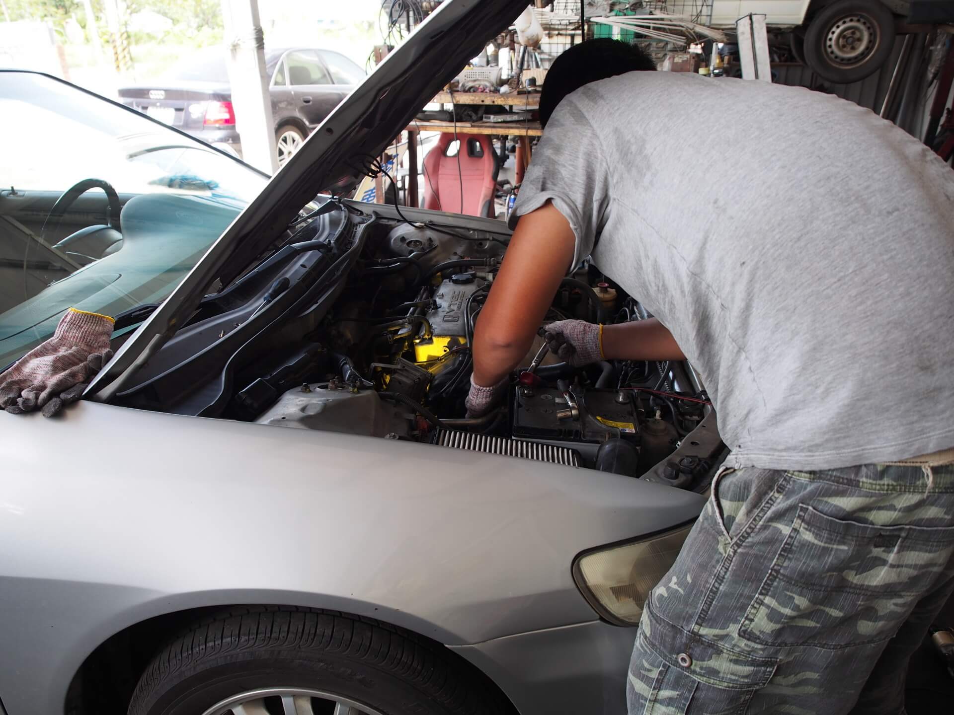 更換汽車啟動馬達