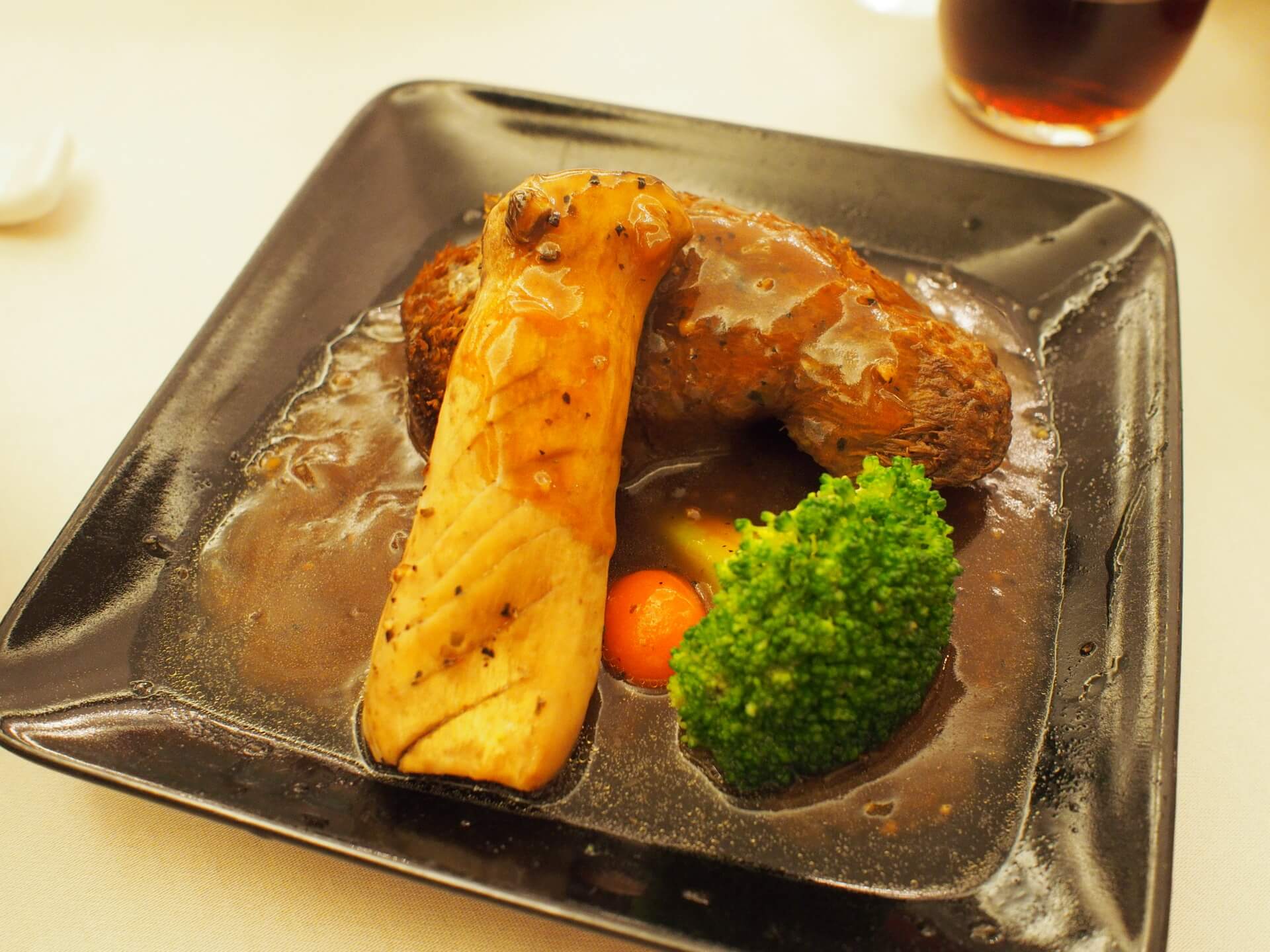 黑胡椒猴頭菇排