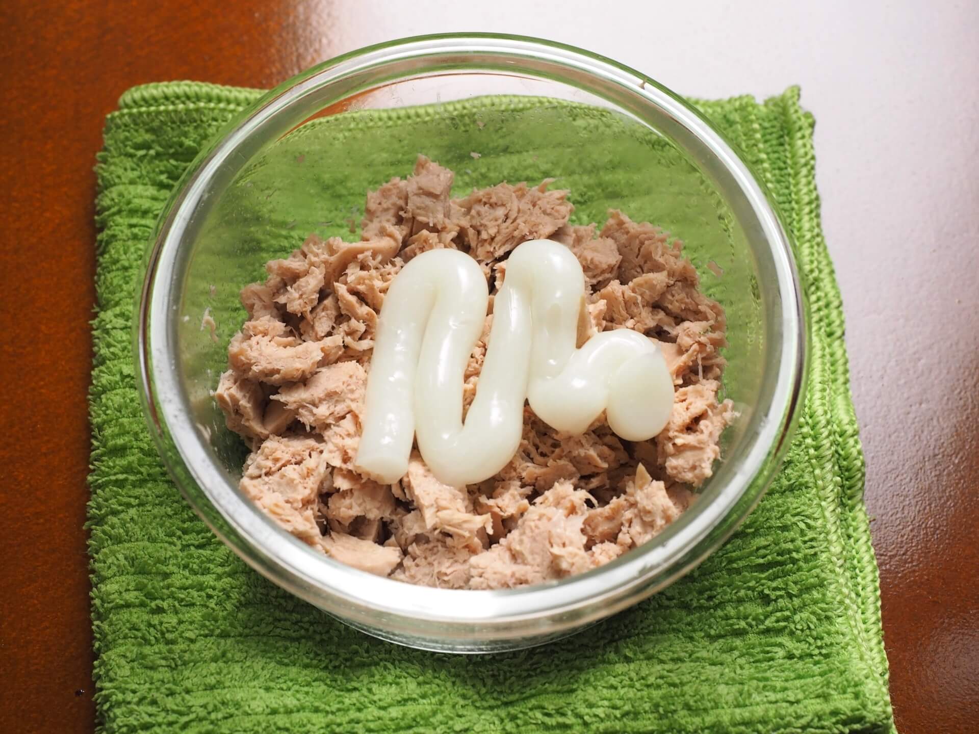 素火腿與沙拉醬