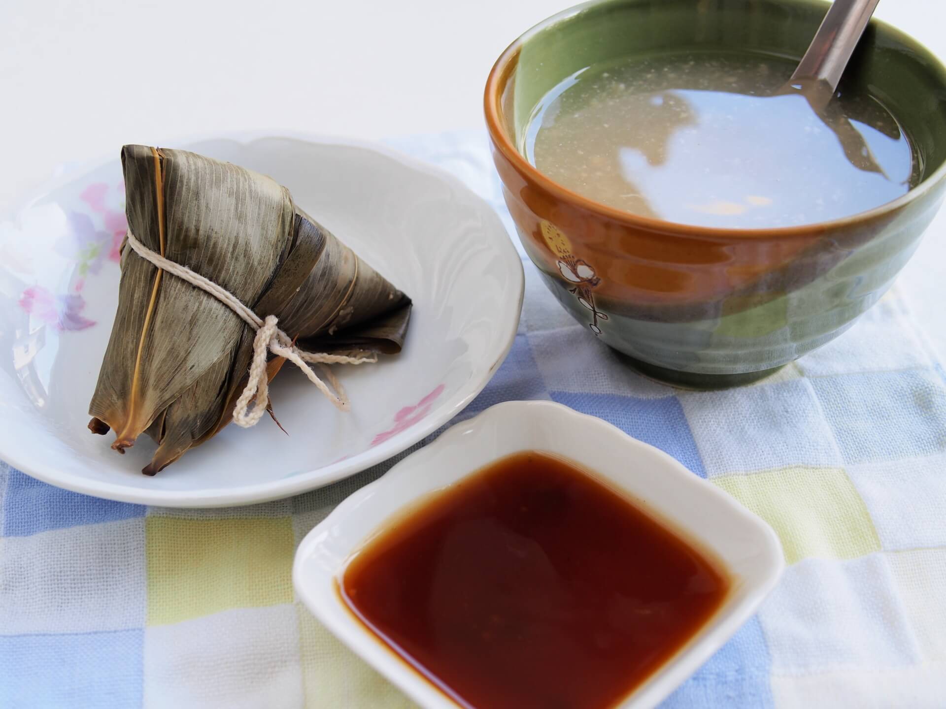 素粽、味噌湯與沾醬