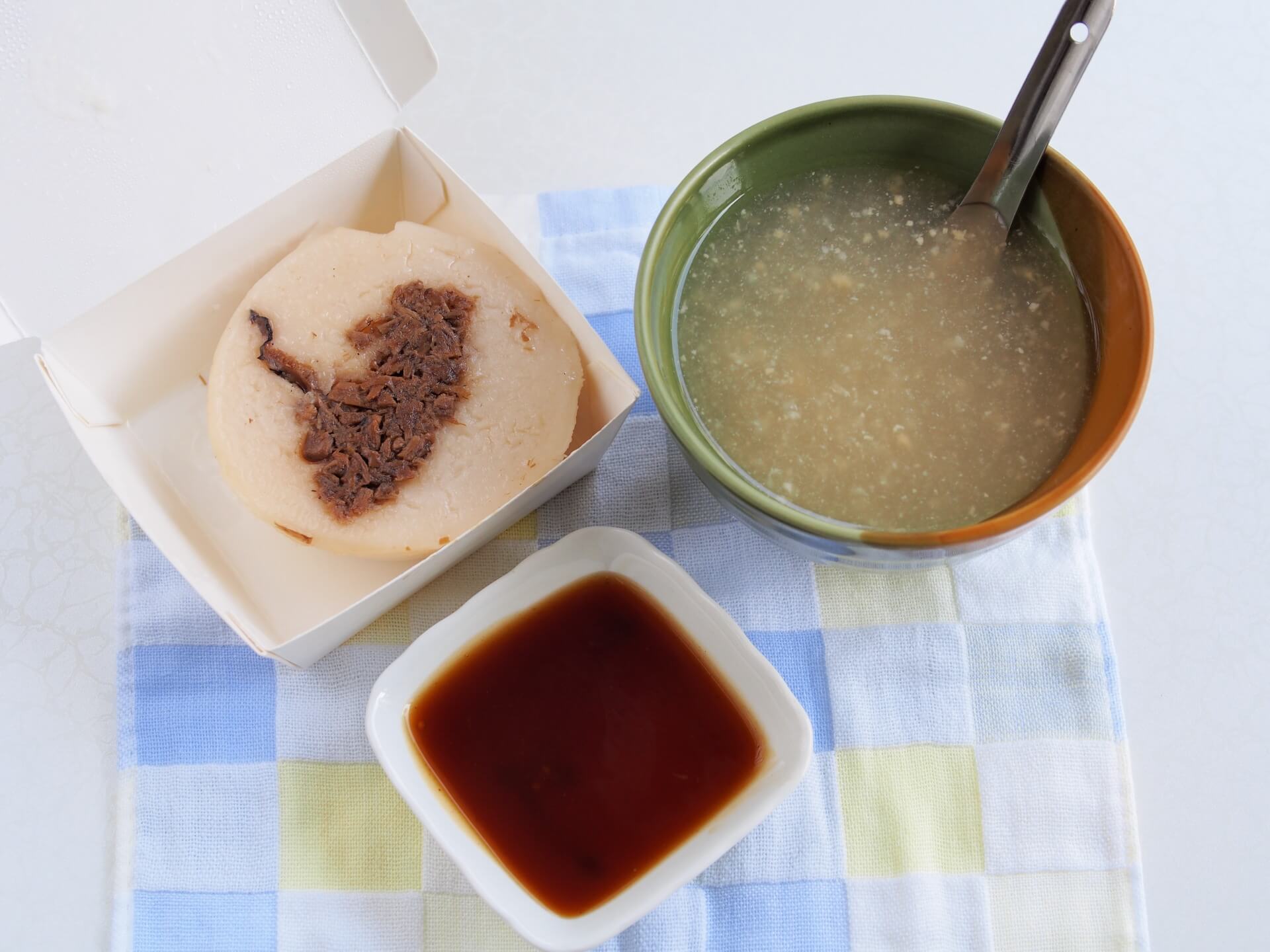 碗粿、味噌湯與沾醬