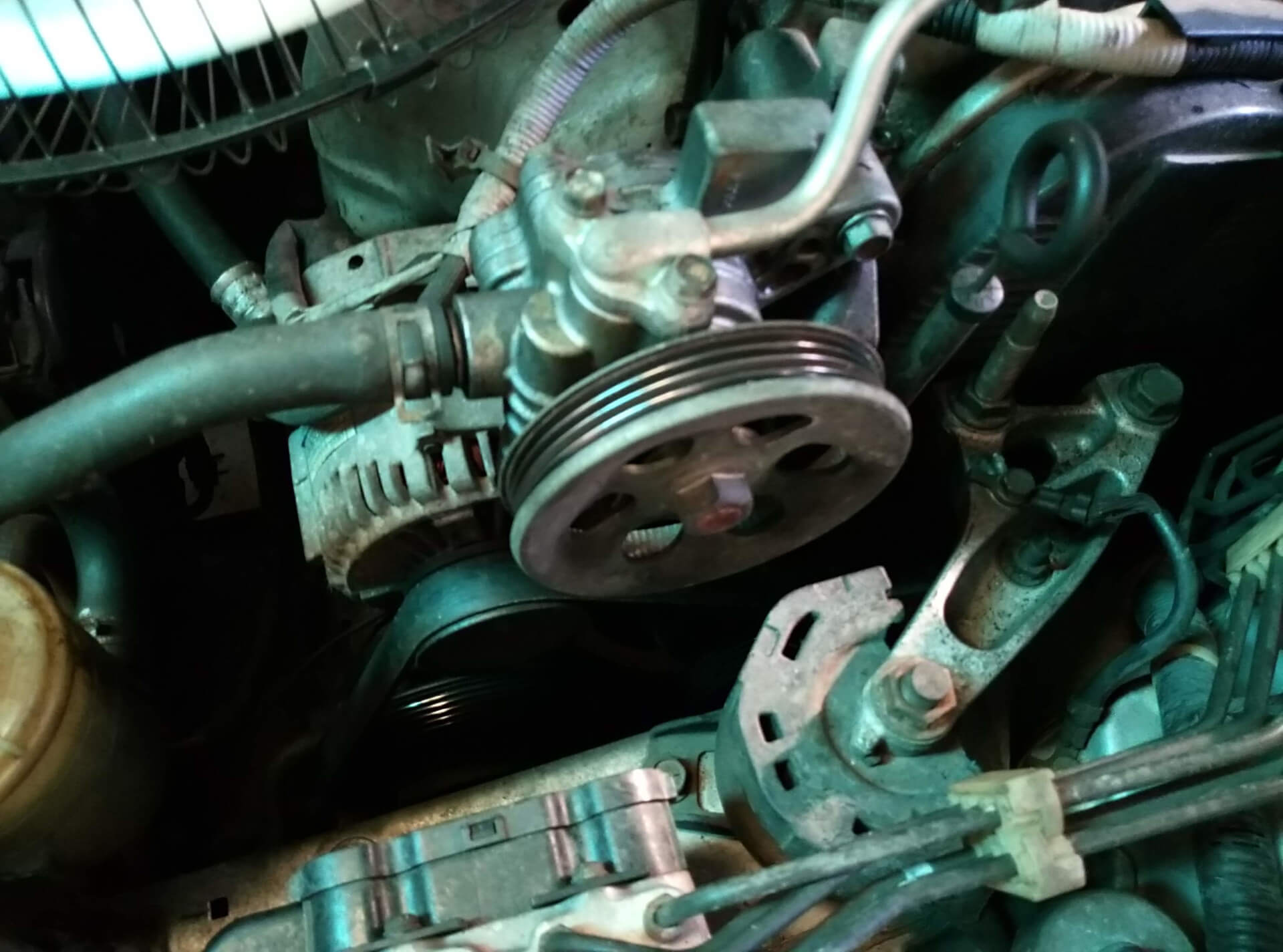 方向機皮帶斷裂脫落處