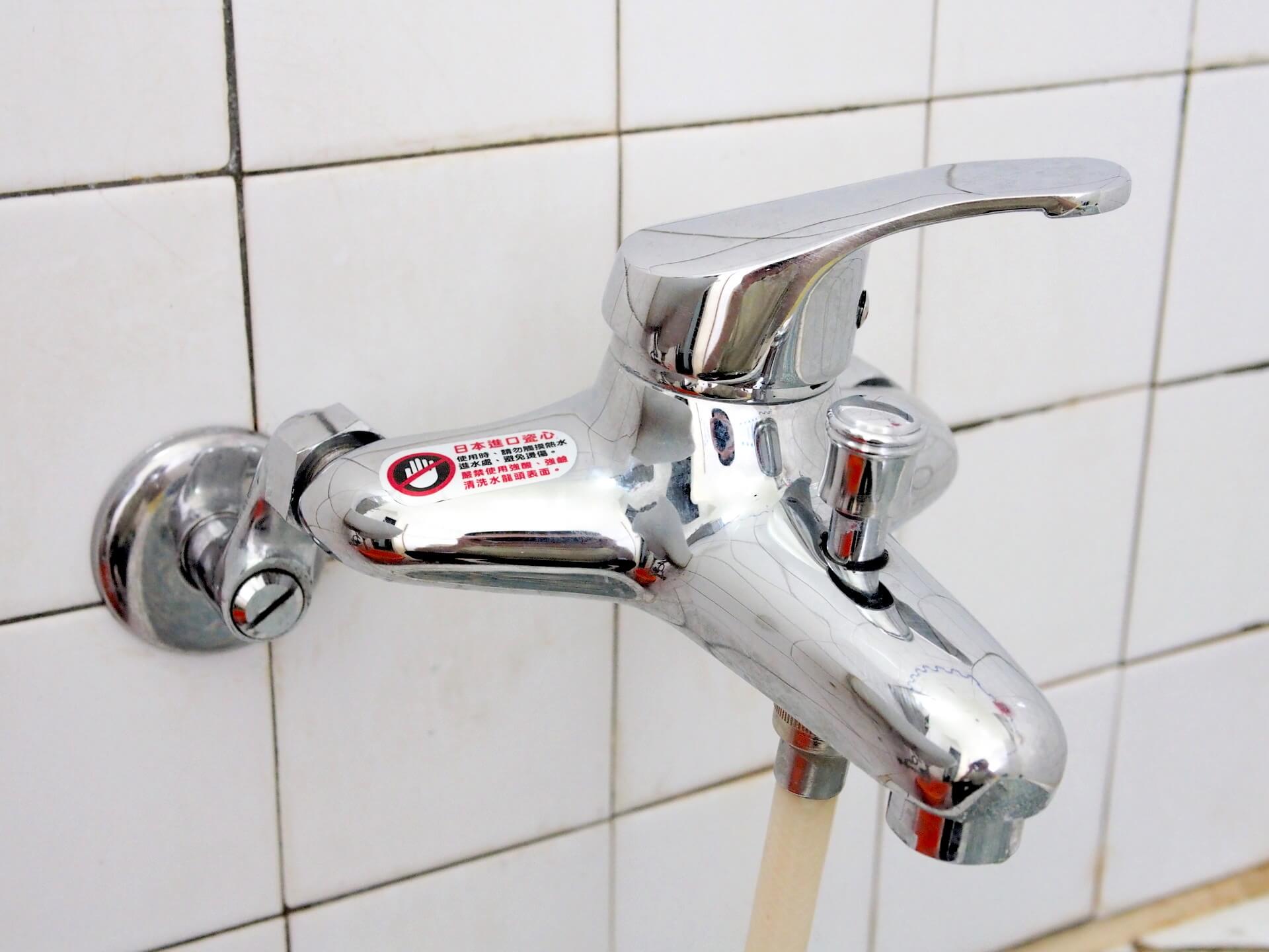 清除水垢後的水龍頭