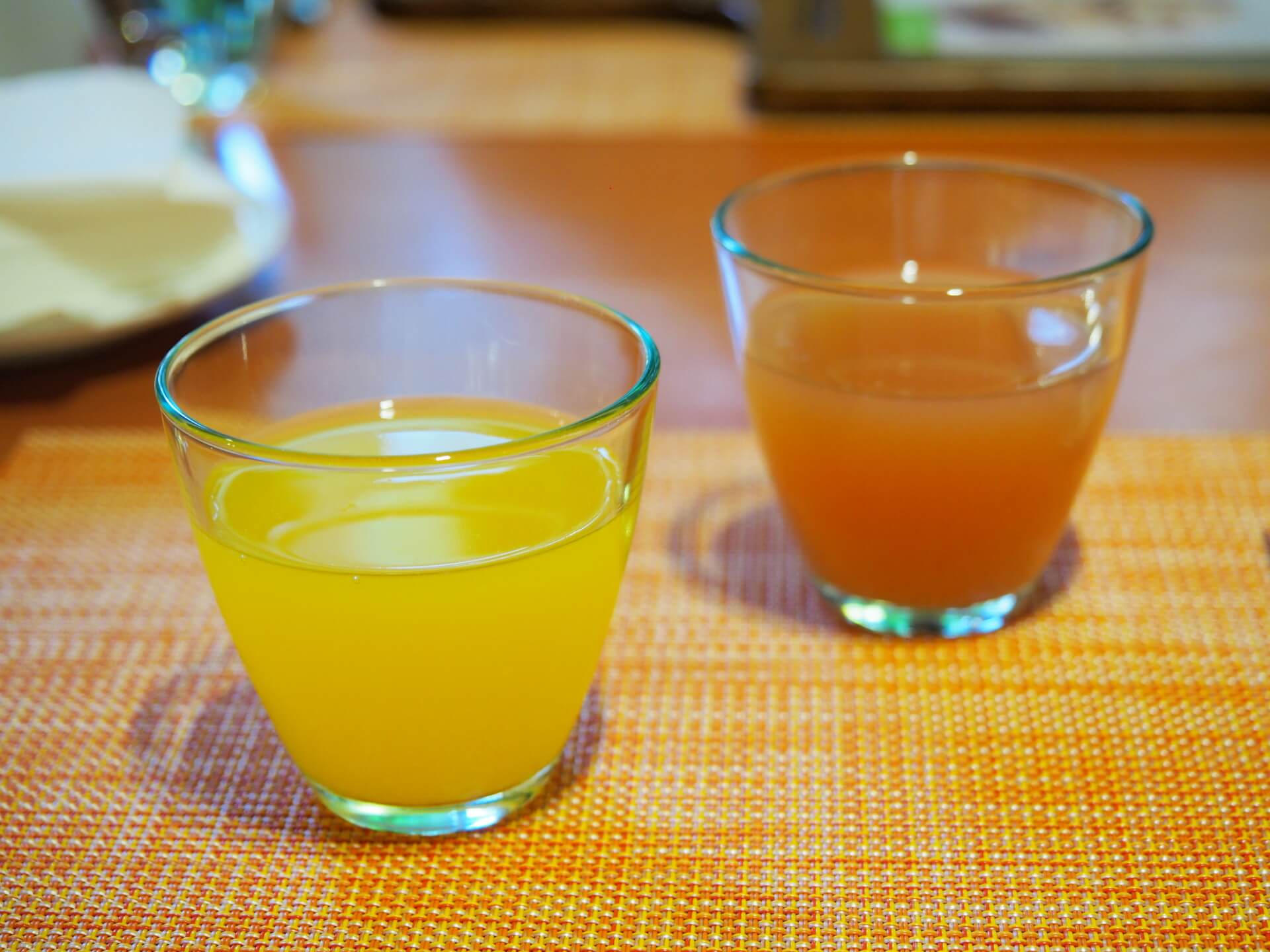 柳橙汁與活力果汁