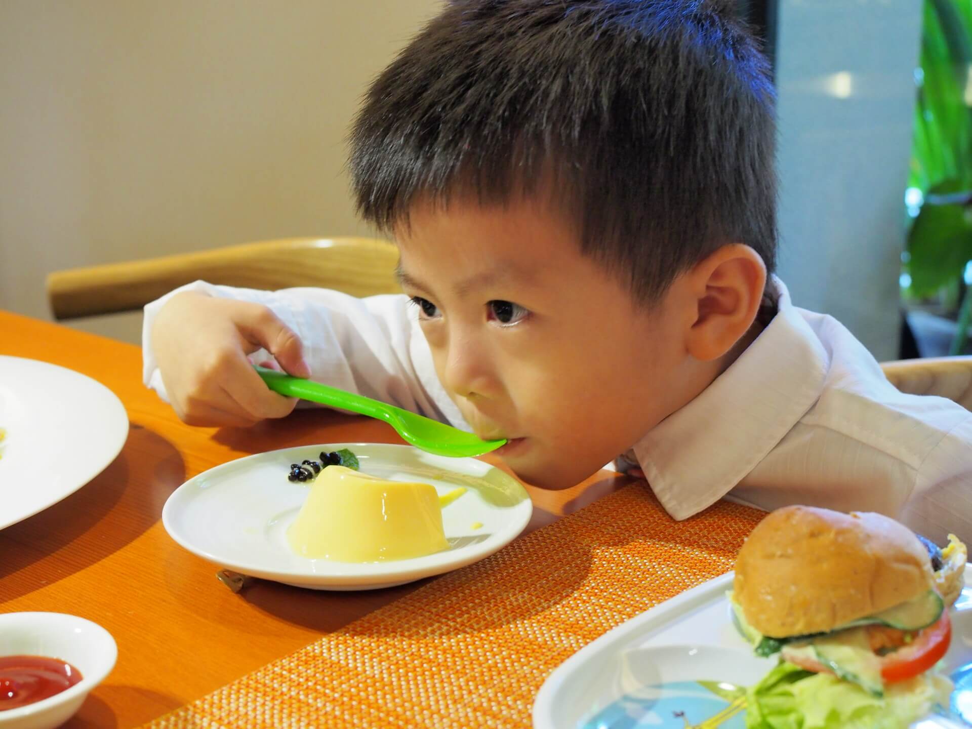 兒童 A 餐甜點布丁