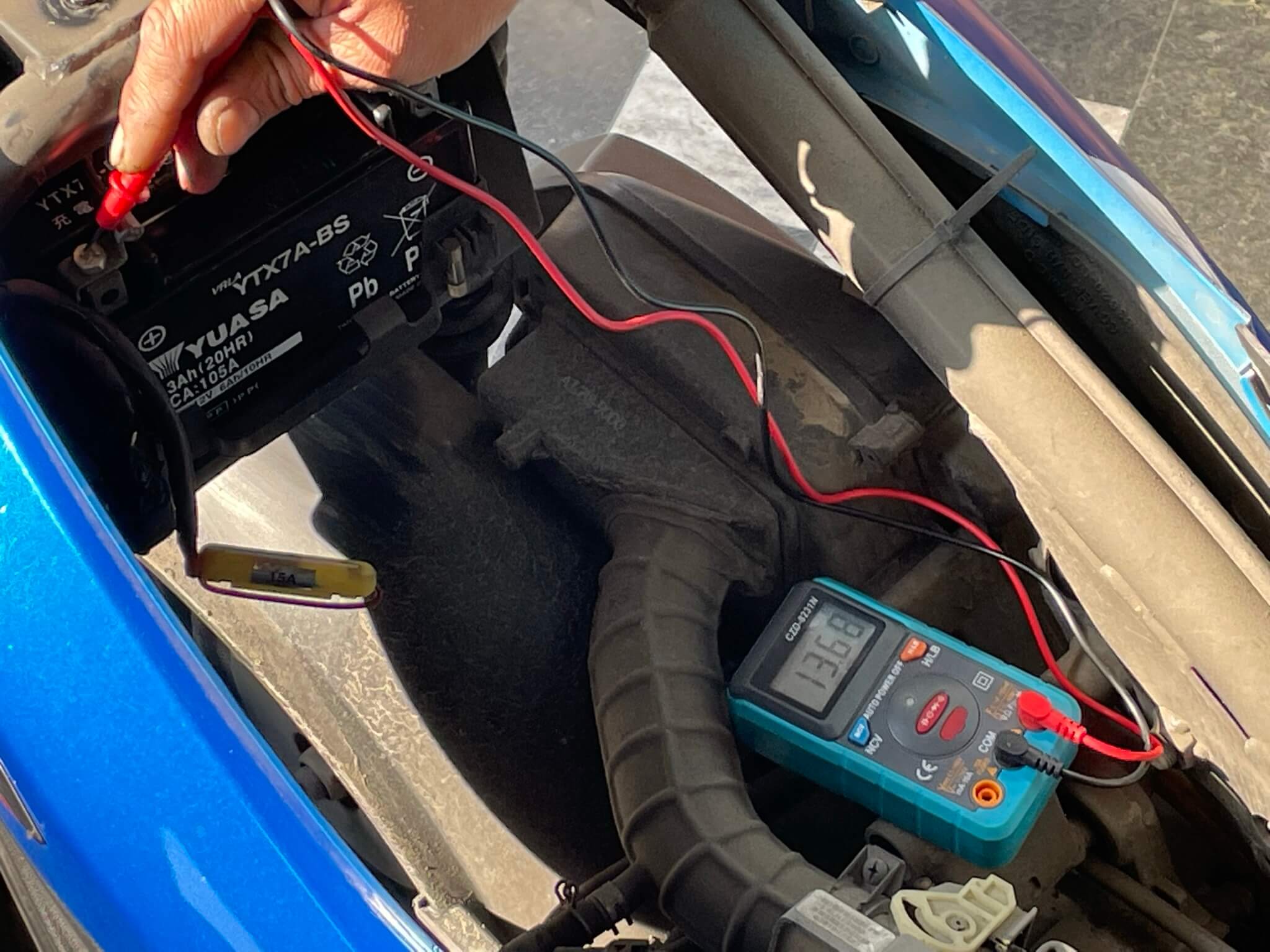 測量機車電瓶電壓