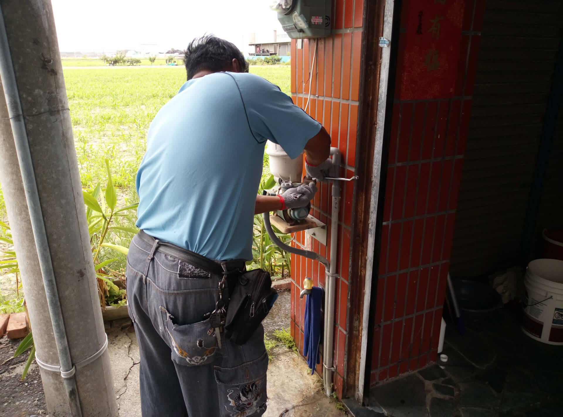 拆卸舊抽水馬達