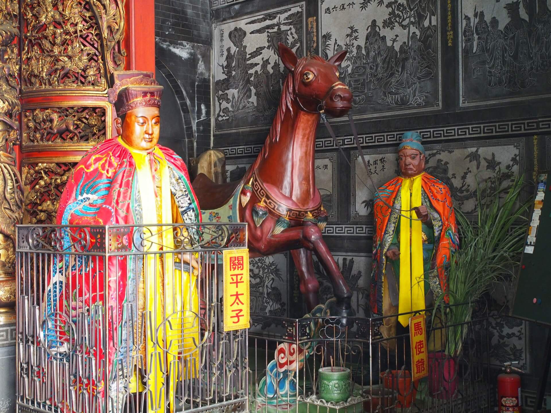 關平太子、赤兔馬與馬使爺