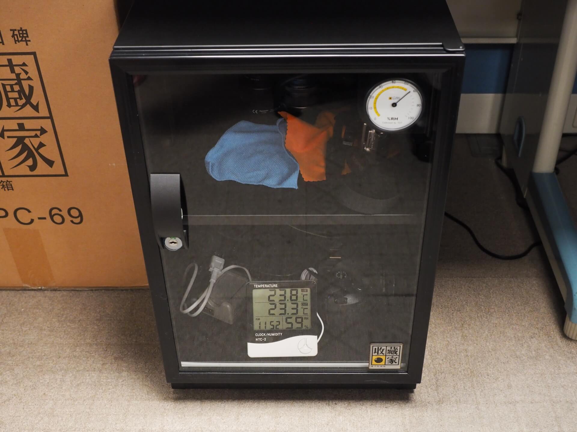 收藏家 PC-69 電子防潮箱