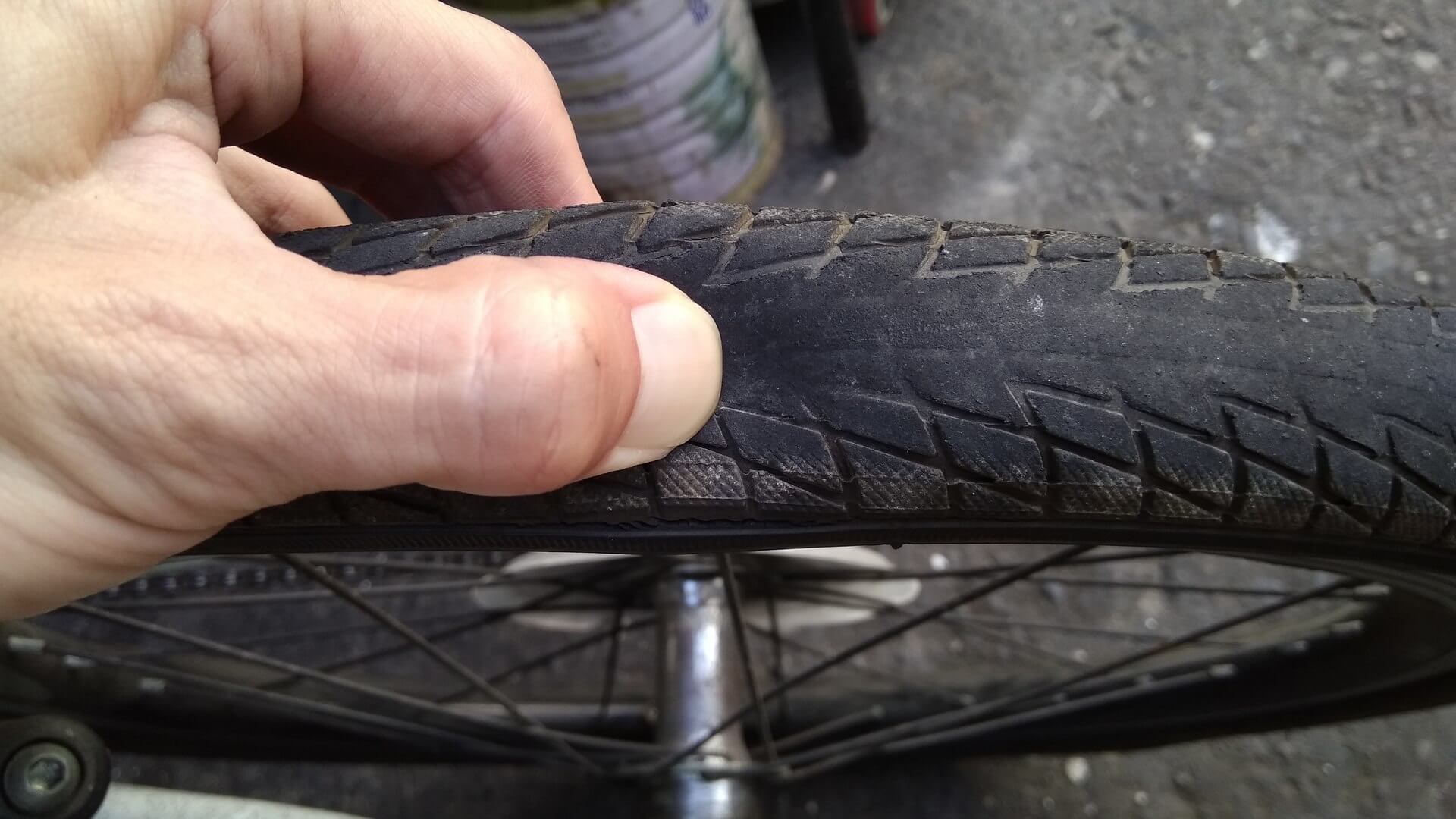 磨平的腳踏車輪胎