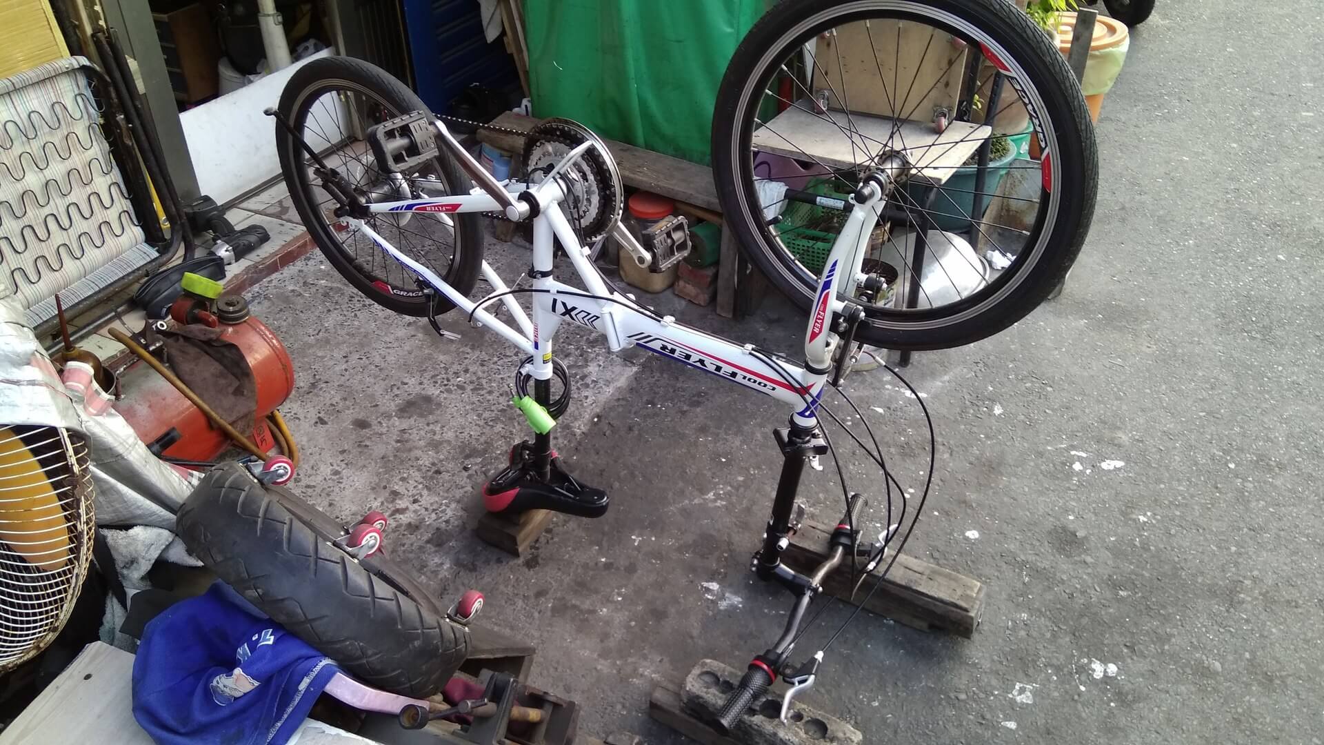 準備更換腳踏車輪胎