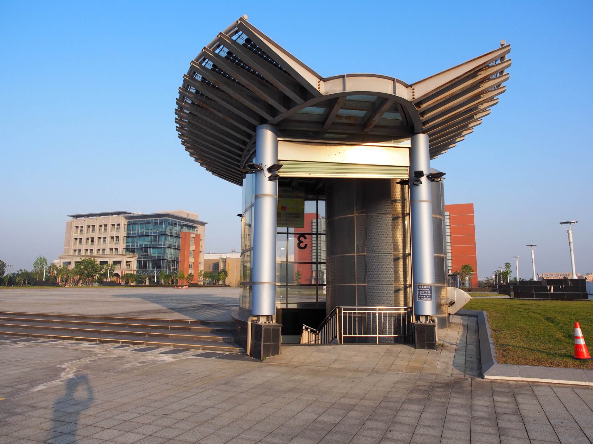 地下停車場行人出入口