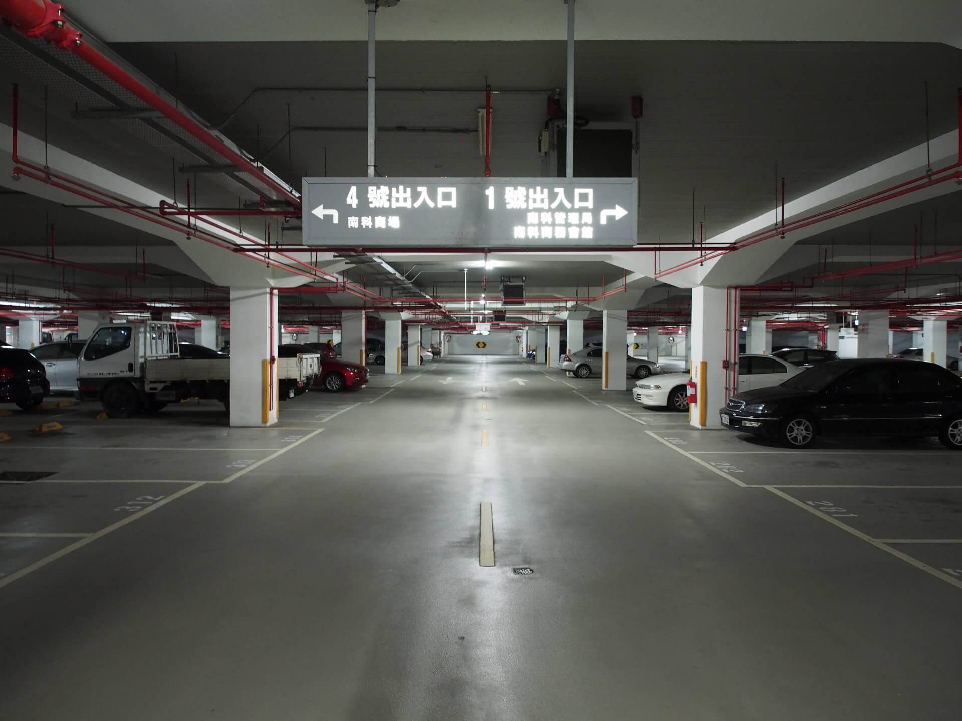地下停車場