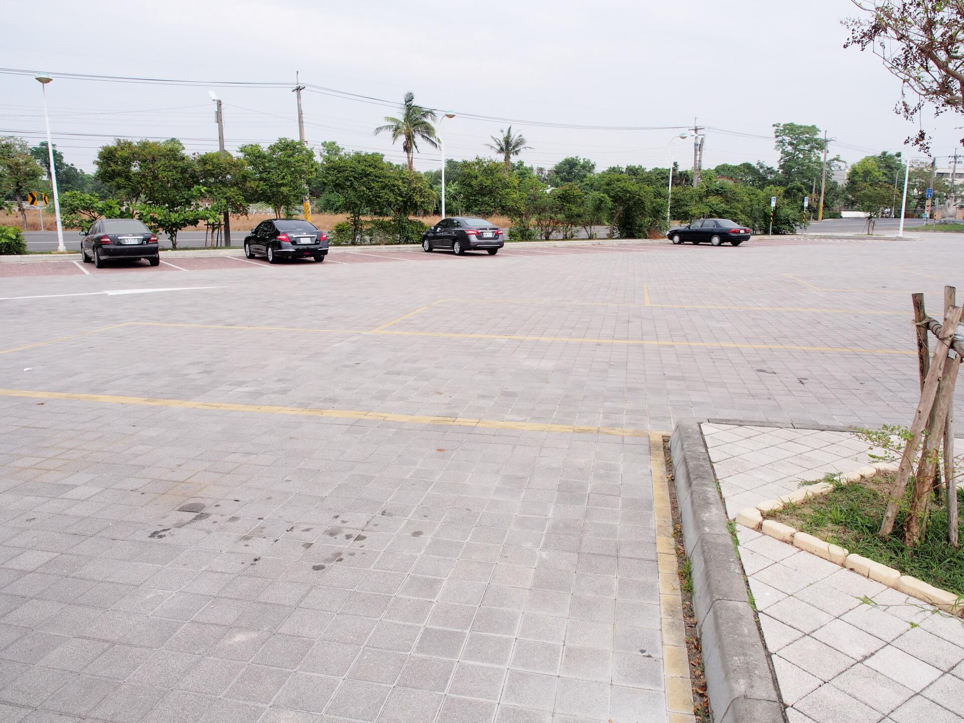 天鵝湖環保水上公園（停車場）