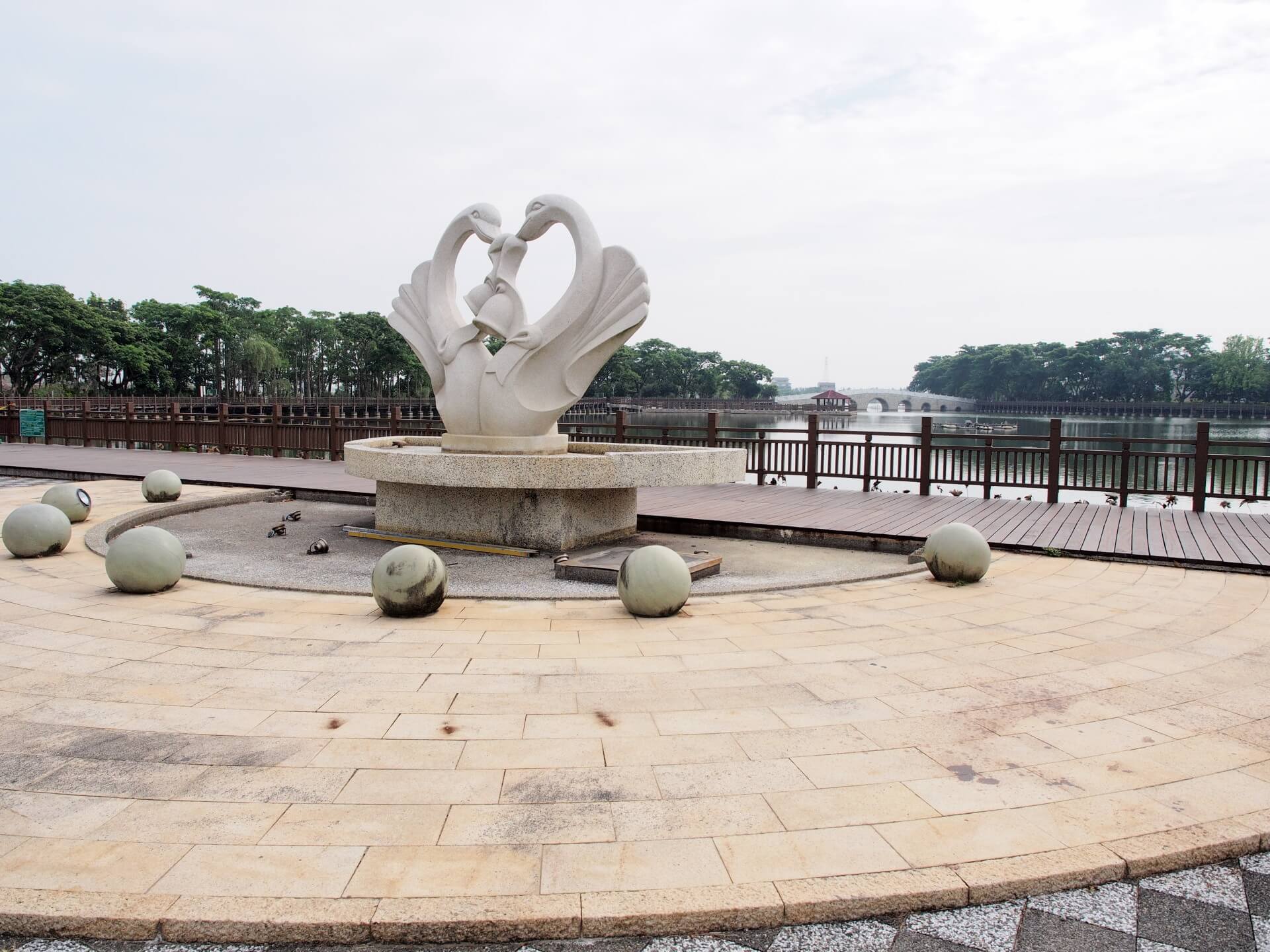 天鵝湖環保水上公園