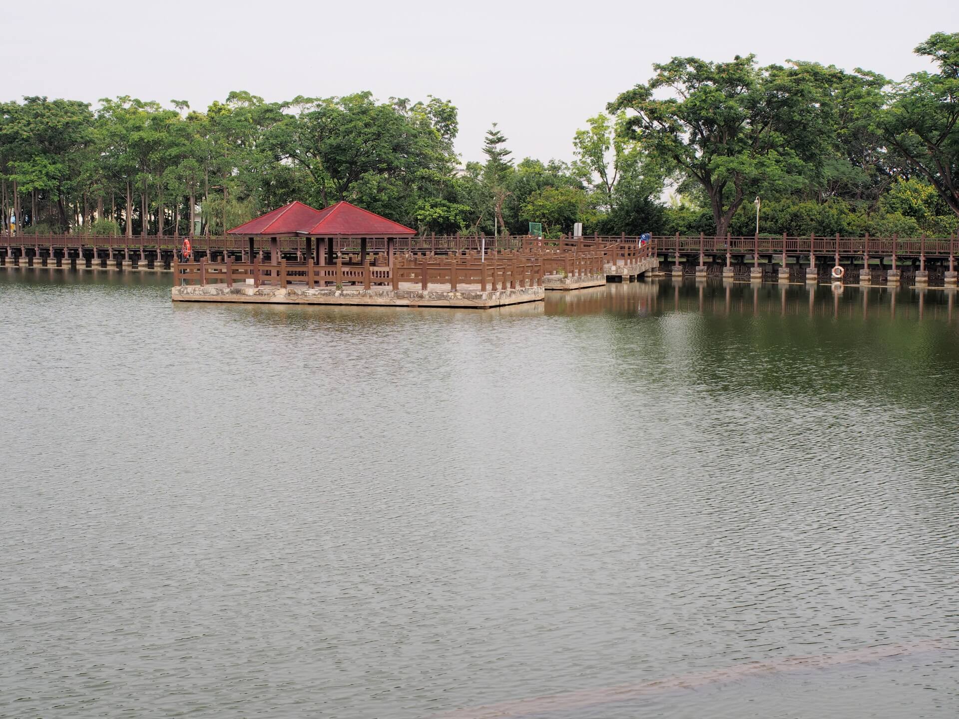 天鵝湖環保水上公園