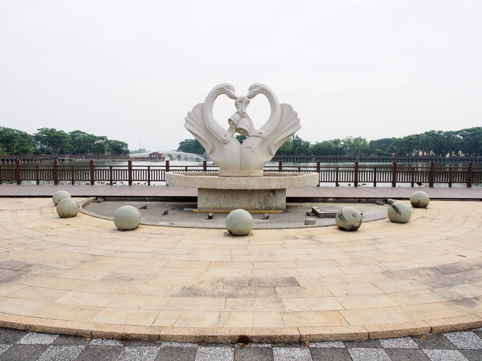 天鵝湖環保水上公園