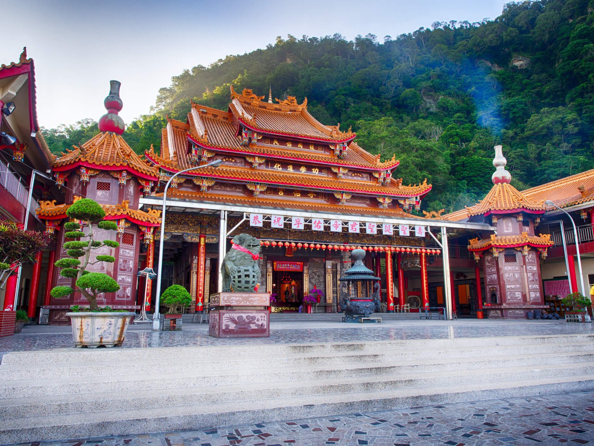 孚佑宮仙公廟主殿