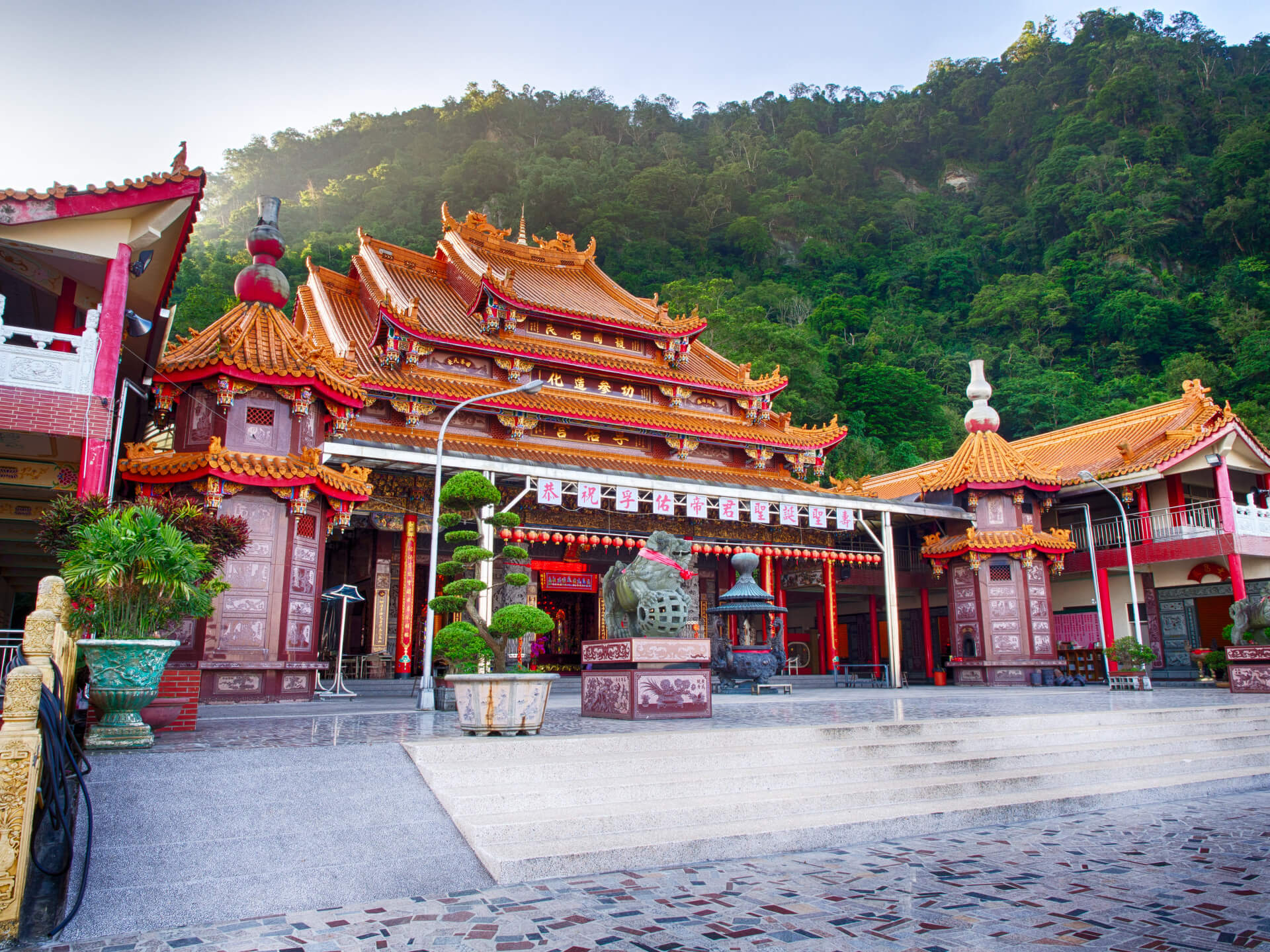 孚佑宮仙公廟主殿