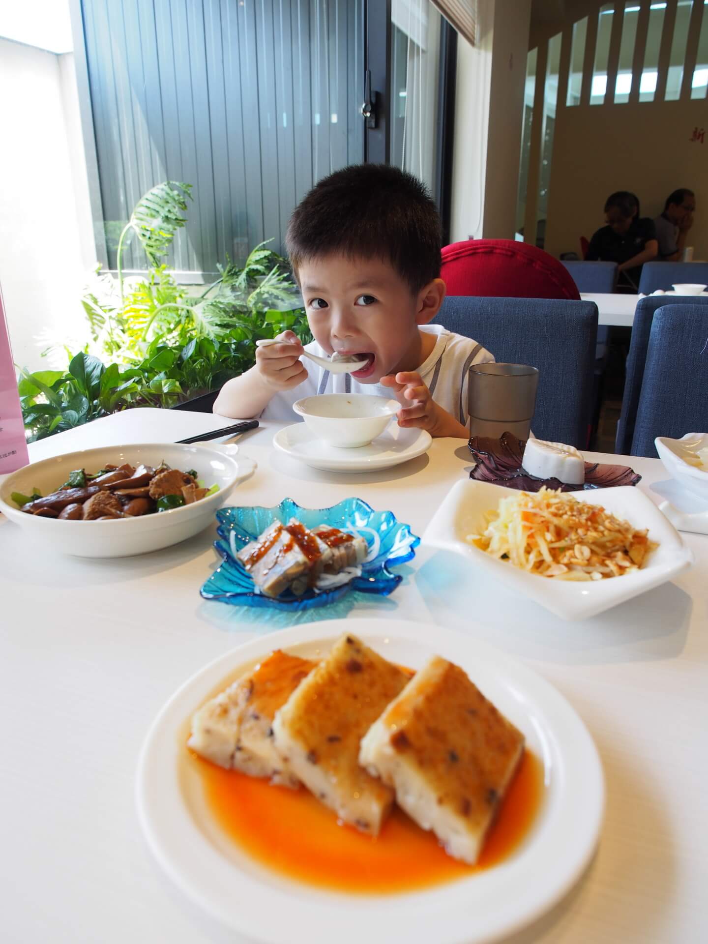 阿玄吃花生小豆腦