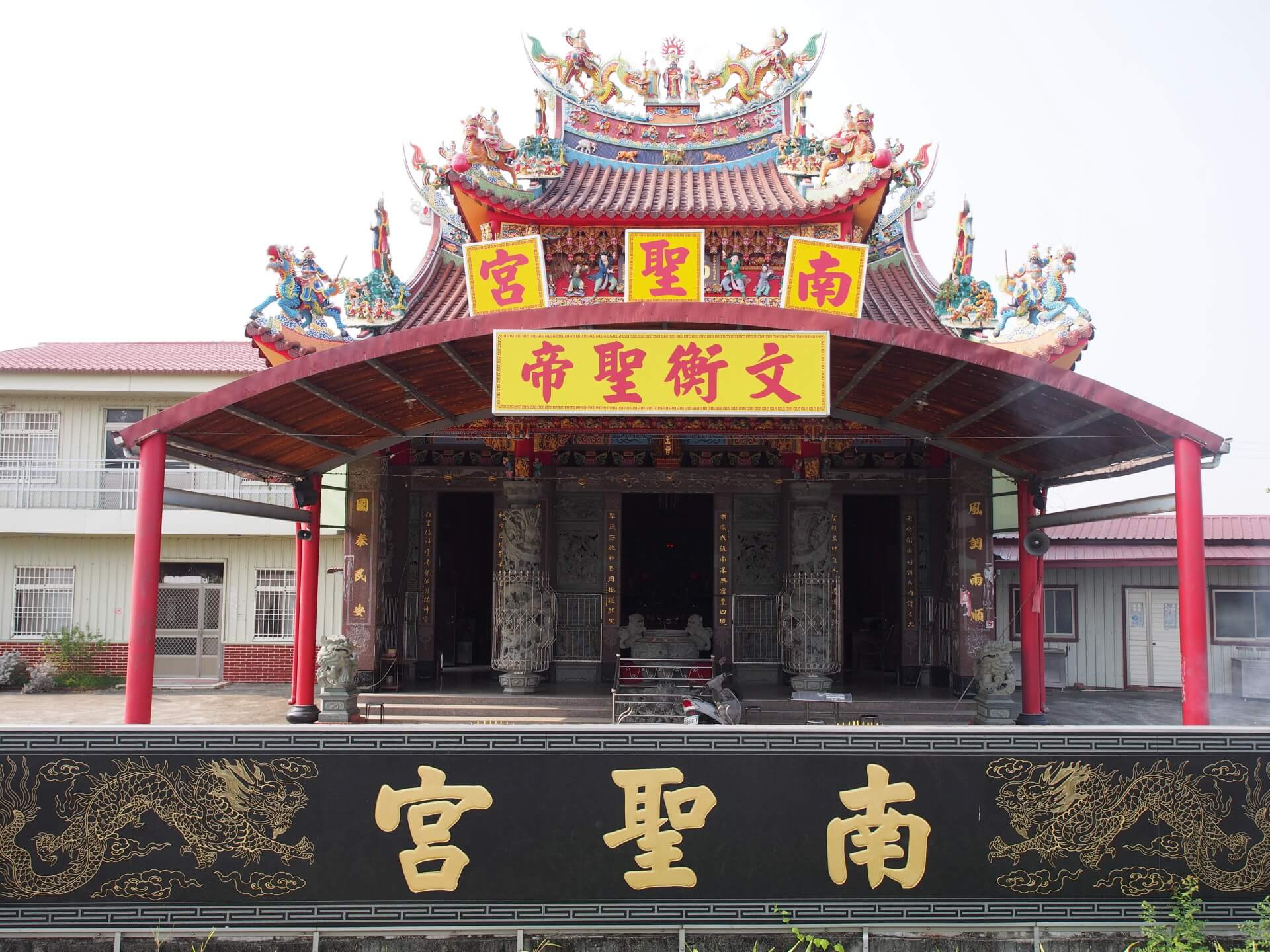 新營五分車沿路風景（南聖宮）