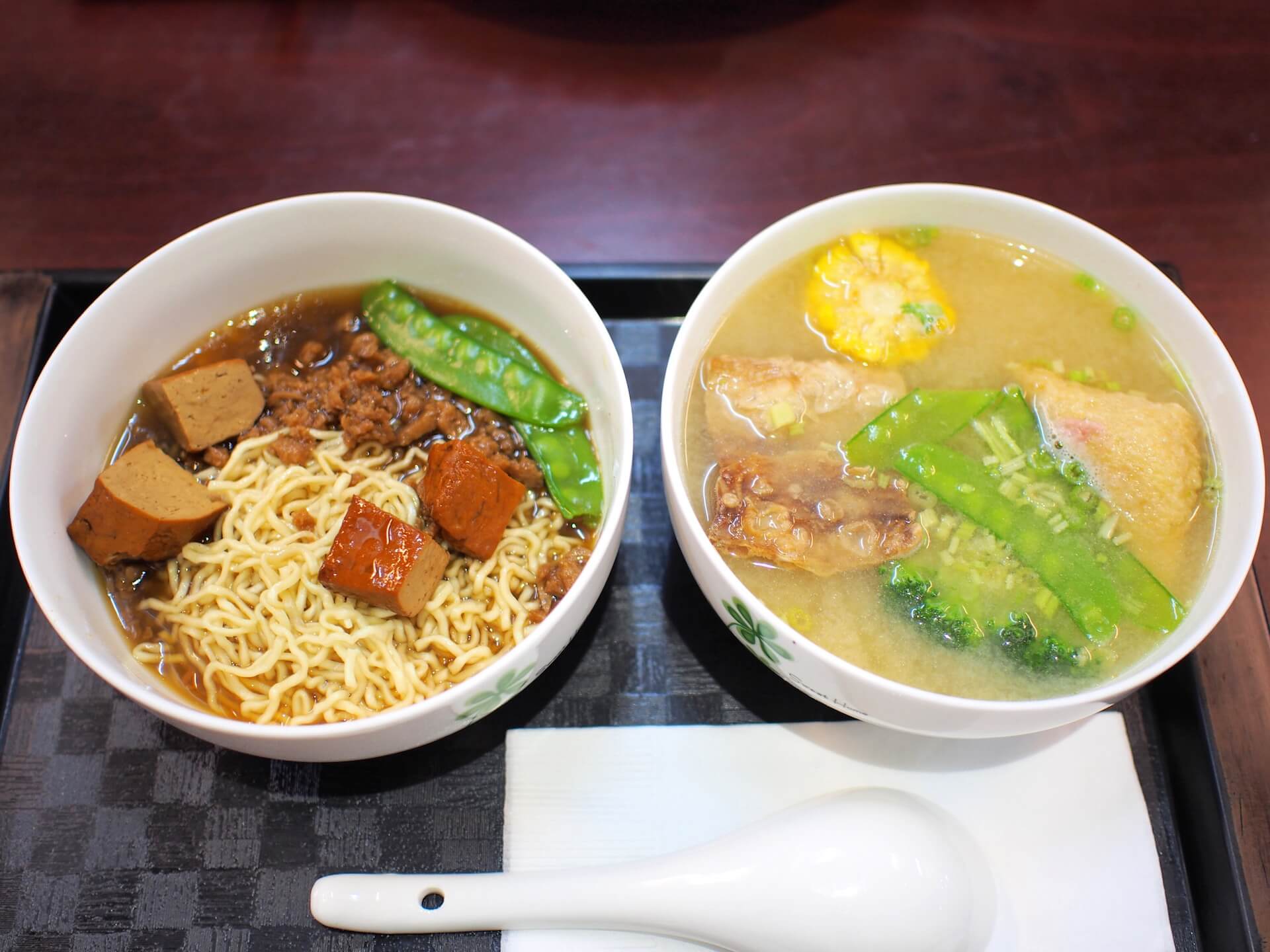 乾拉麵與味增湯