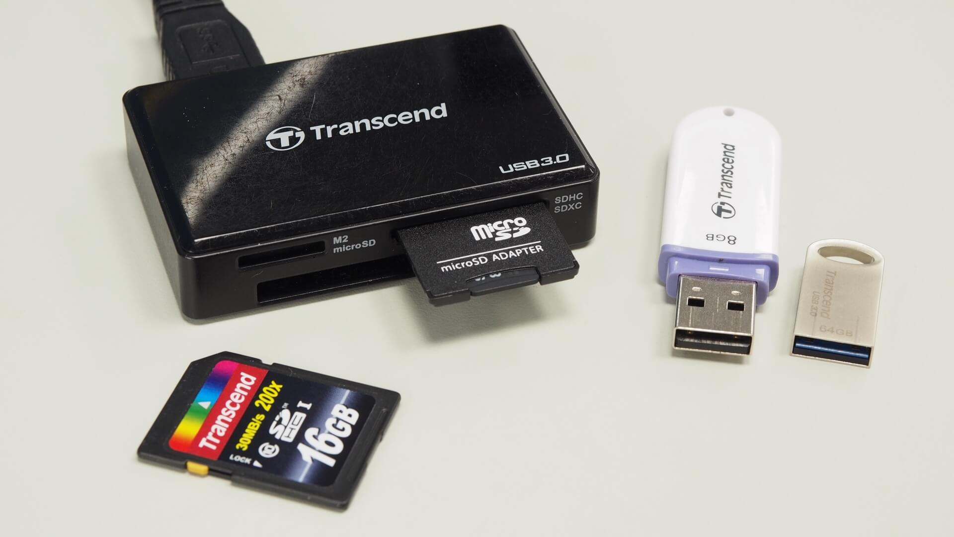 SD 記憶卡與 USB 隨身碟