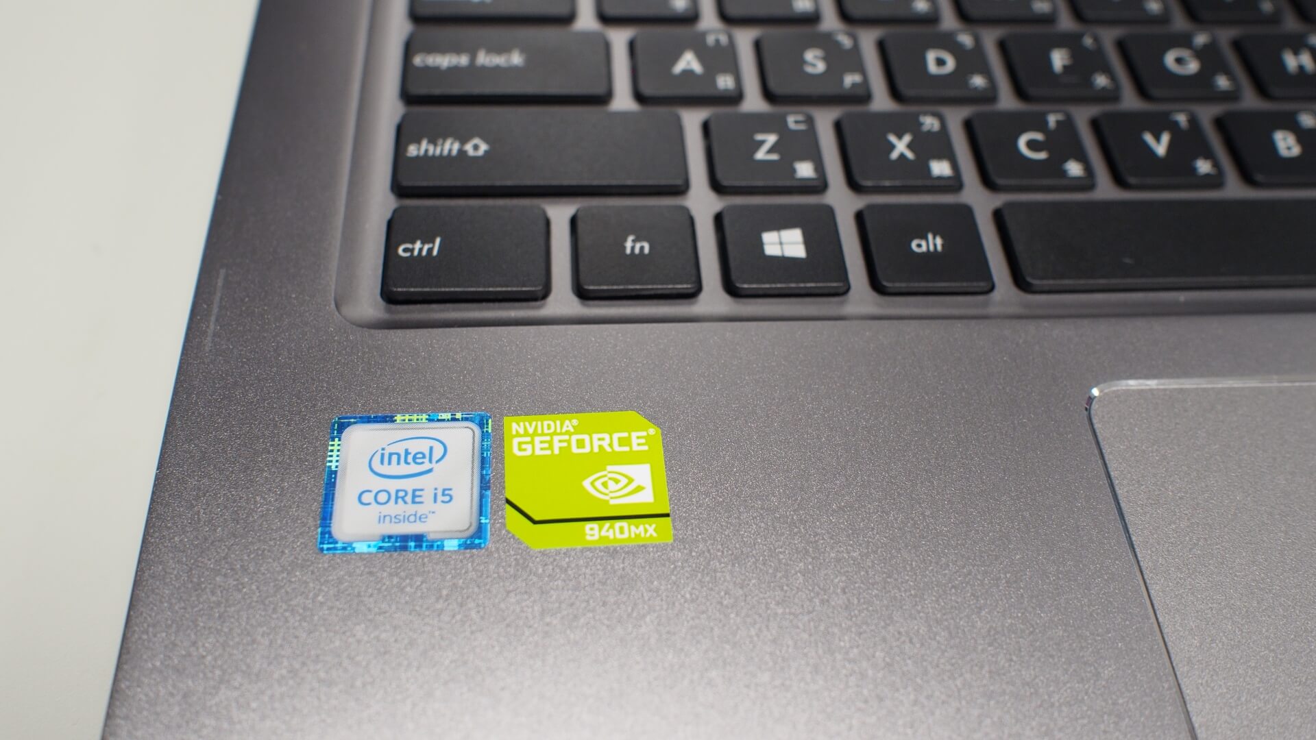 ASUS K401U 筆記型電腦